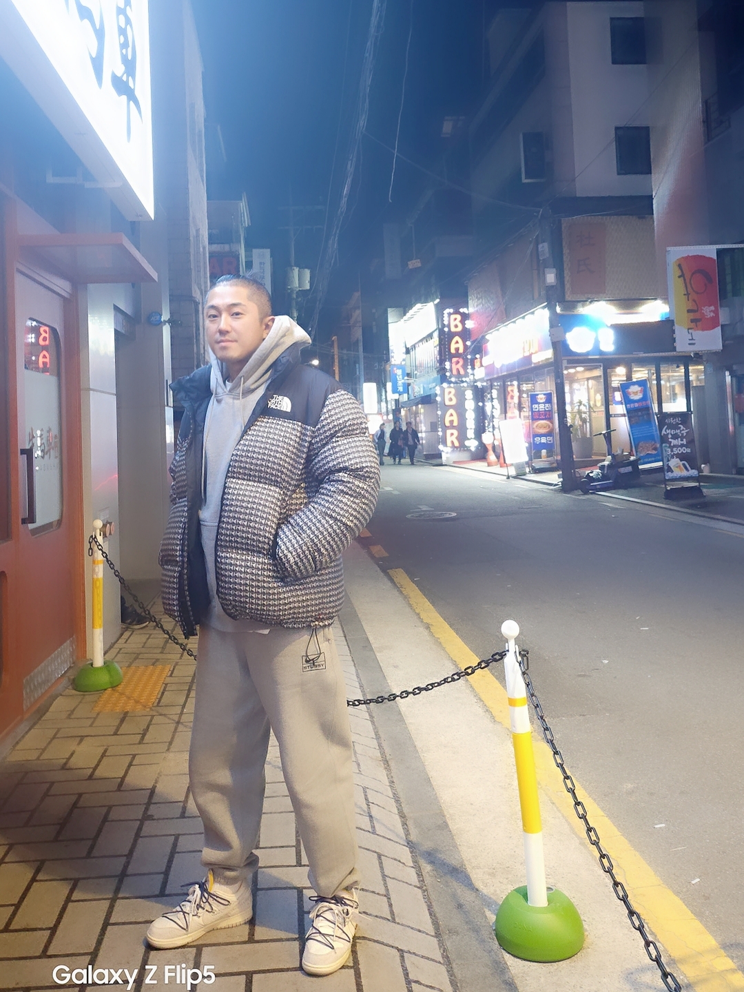 Supreme x The North Face Studded Nuptse Jacket Black - 21SS, Nike x Stussy NRG RA Fleece Pants Dark Grey Heather (DJ9490-063) 착용 스타일 - 3
