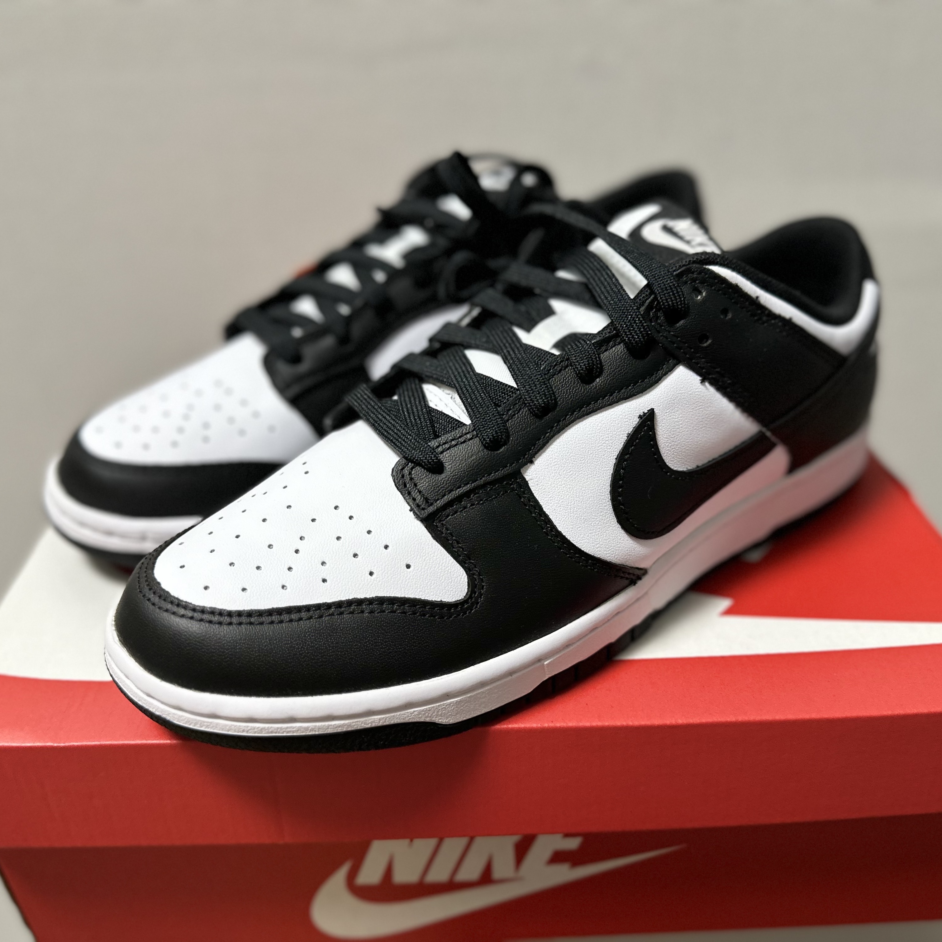 Nike Dunk Low Retro Black 착용 스타일 - 1