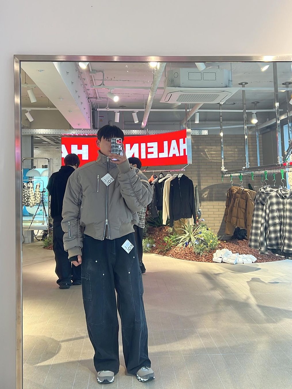 Haleine Highneck Bomber Padding Khaki Beige, Haleine Highneck Bomber Padding Black 착용 스타일