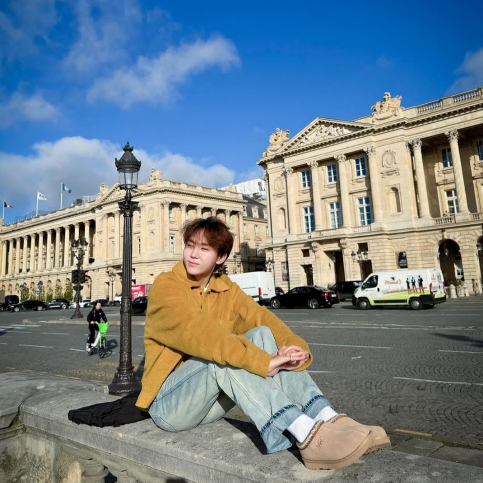UGG Tasman Slipper Chestnut, Wooyoungmi Wool Cropped T-Shirt Yellow - 22FW 착용 스타일
