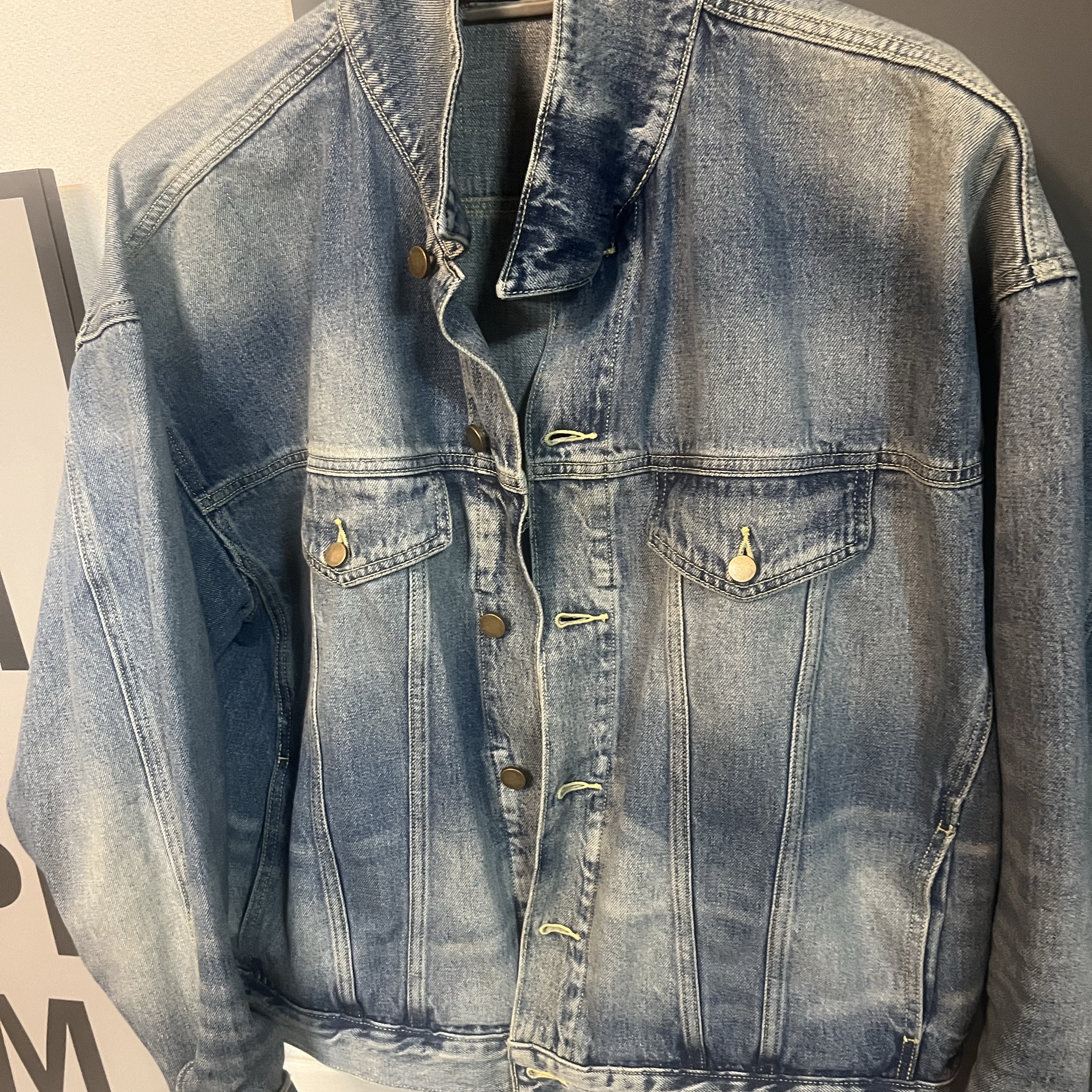 Essentials Trucker Jacket Indigo 착용 스타일