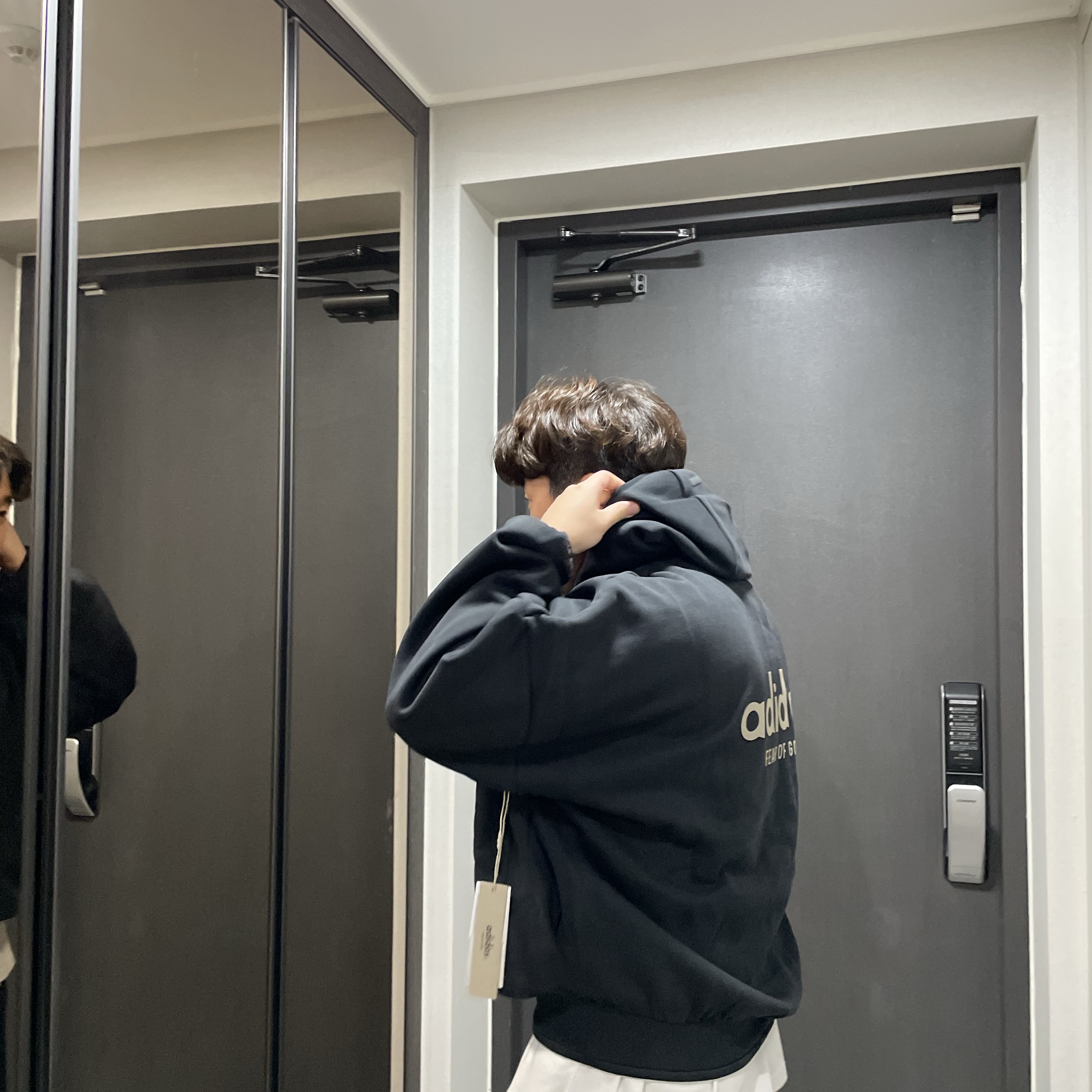 Adidas x Fear of God Athletics Heavy Fleece Hoodie Black - KR Sizing 착용 스타일 - 3