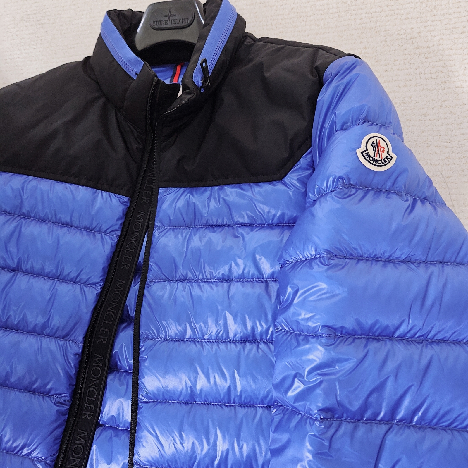 Moncler Silvere Short Down Jacket Royal Blue - 22SS 착용 스타일