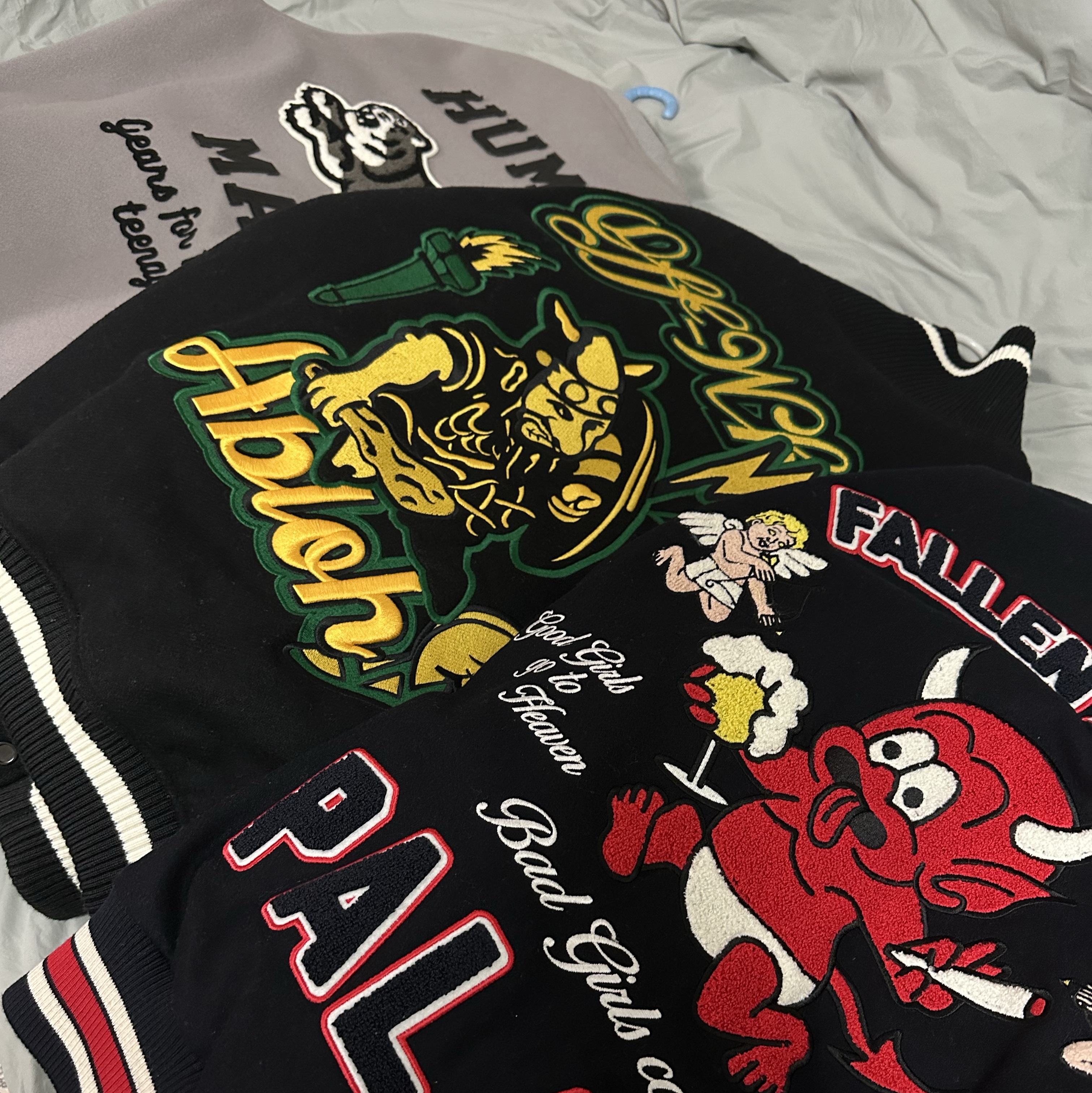 Human Made Varsity Jacket Grey, Off-White Graphics Leather Varsity Jacket Black Yellow 착용 스타일