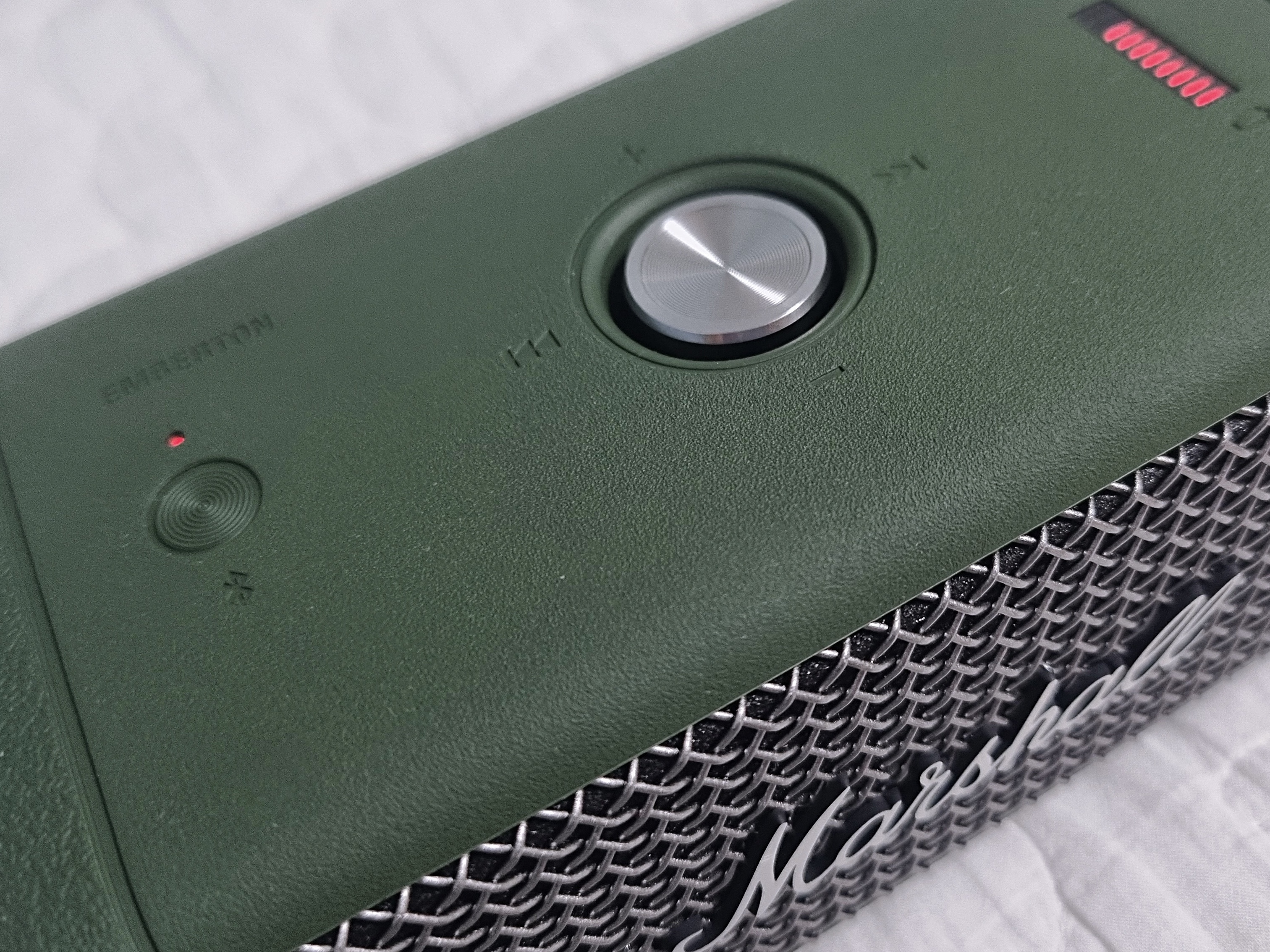 Marshall Emberton Forest Green (Korean Ver.) 착용 스타일 - 2