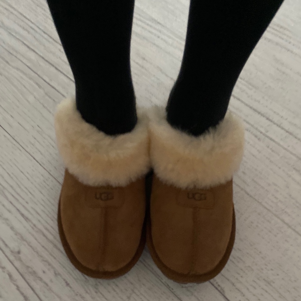 (W) UGG Coquette Slipper Chestnut 착용 스타일