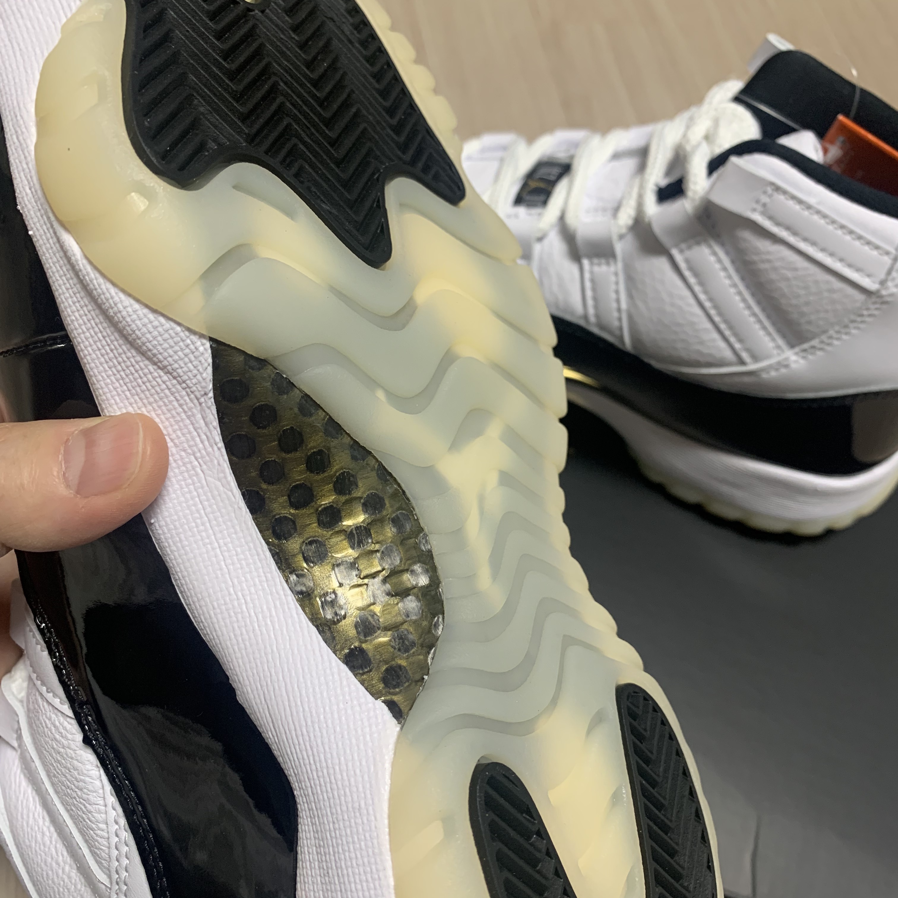 Jordan 11 Retro Gratitude 착용 스타일 - 6