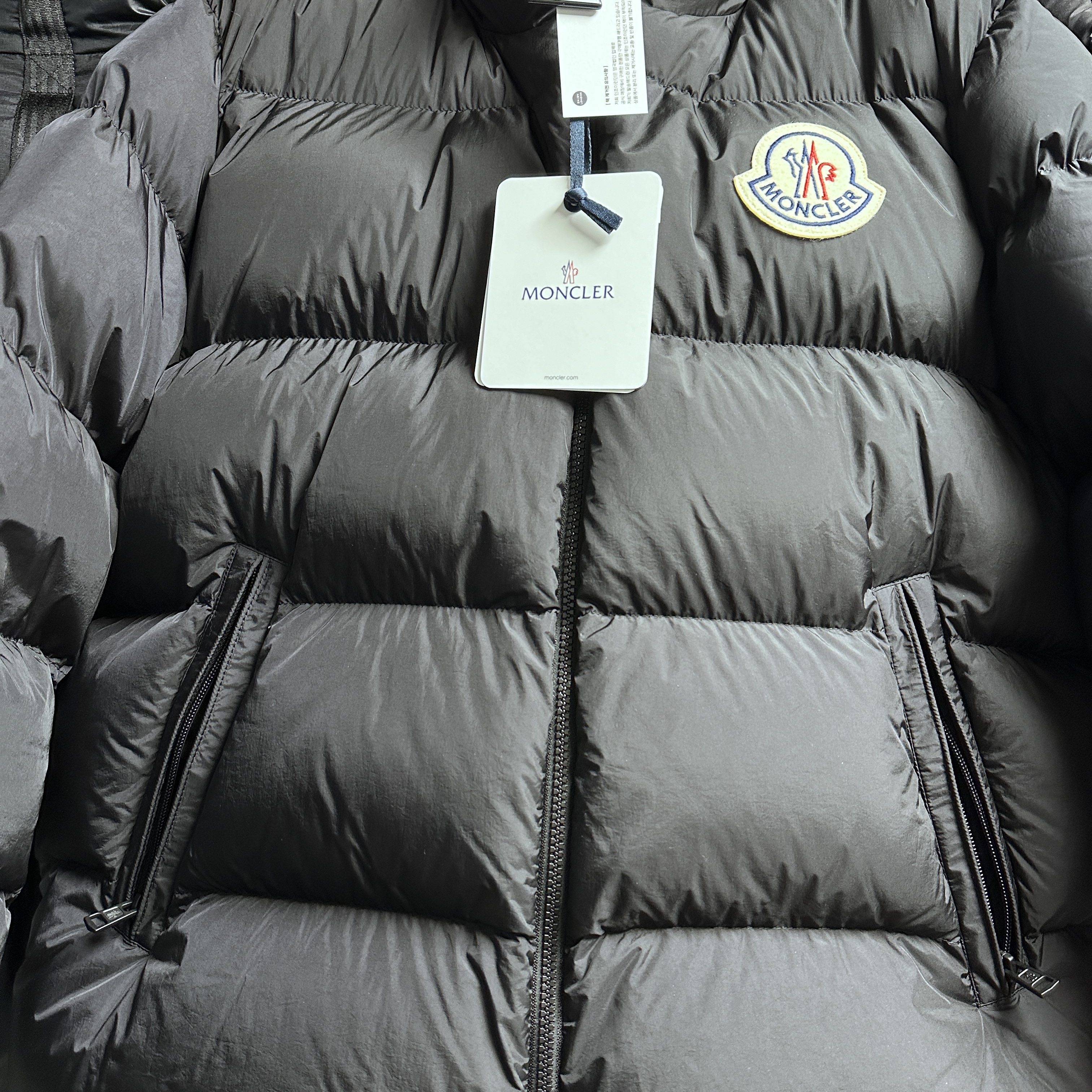 Moncler Citala Short Down Jacket Black - 23FW 착용 스타일
