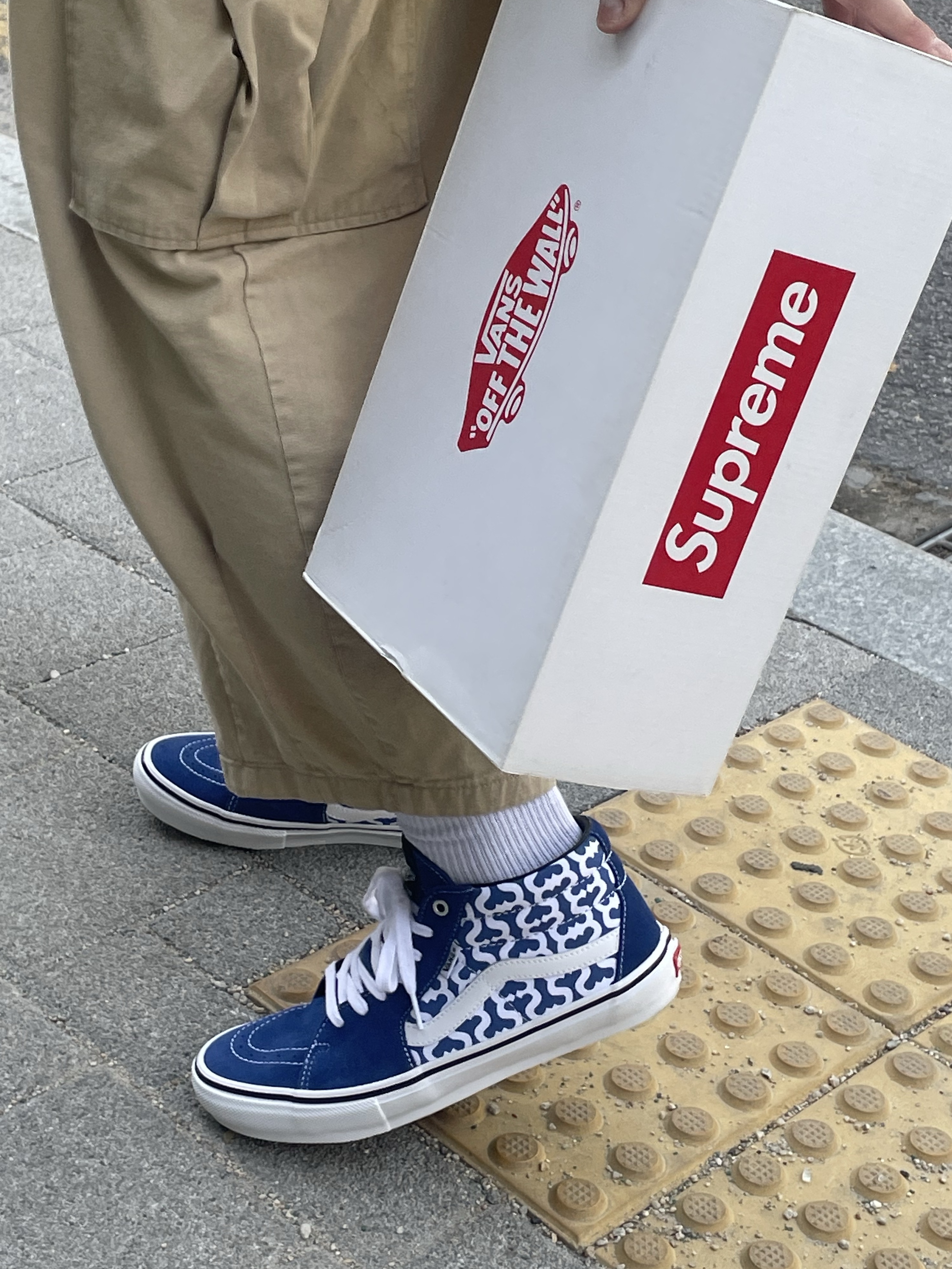 Vans x Supreme Skate Grosso Mid Monogram S Logo Royal 착용 스타일