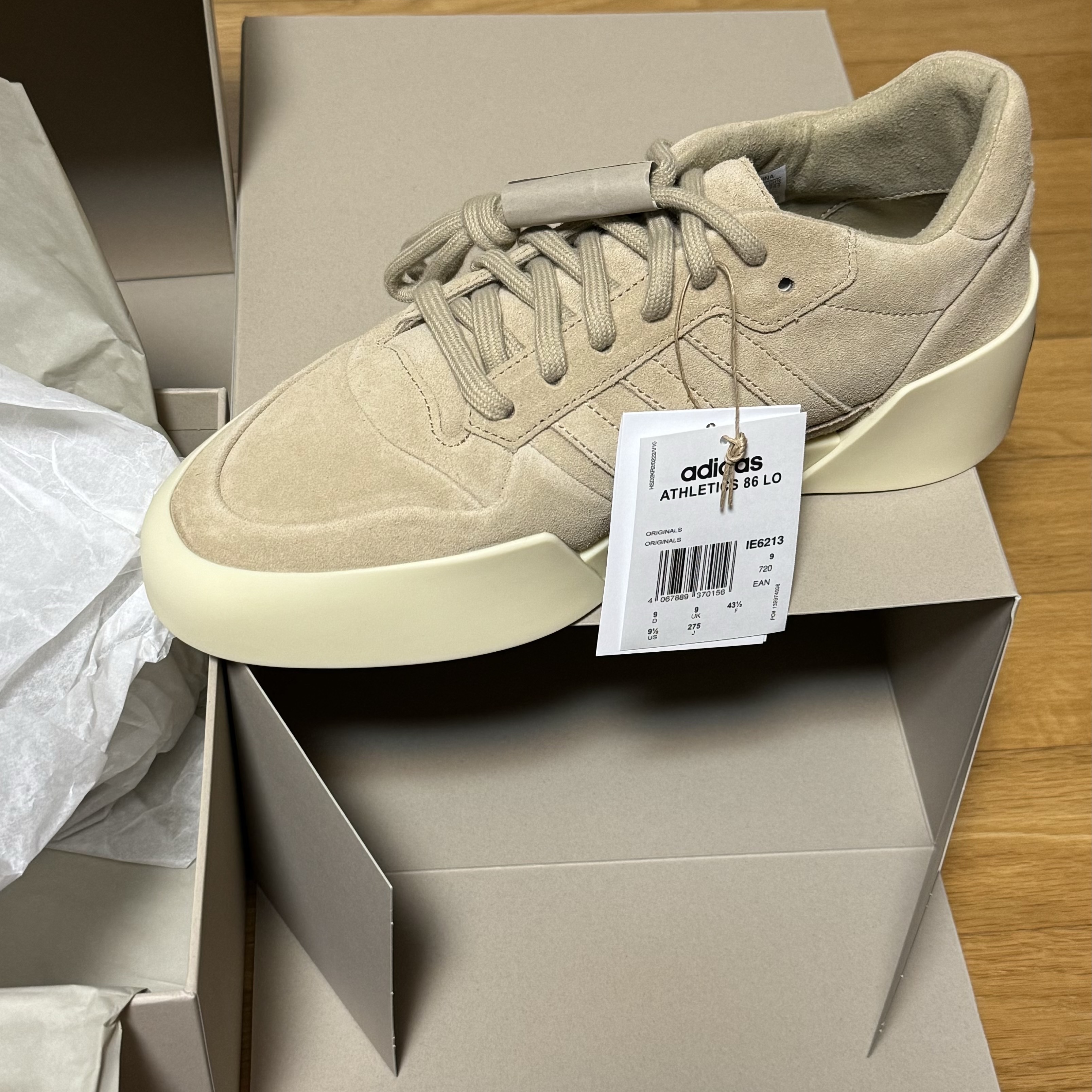 Adidas x Fear of God Athletics 86 Low Clay 착용 스타일 - 2