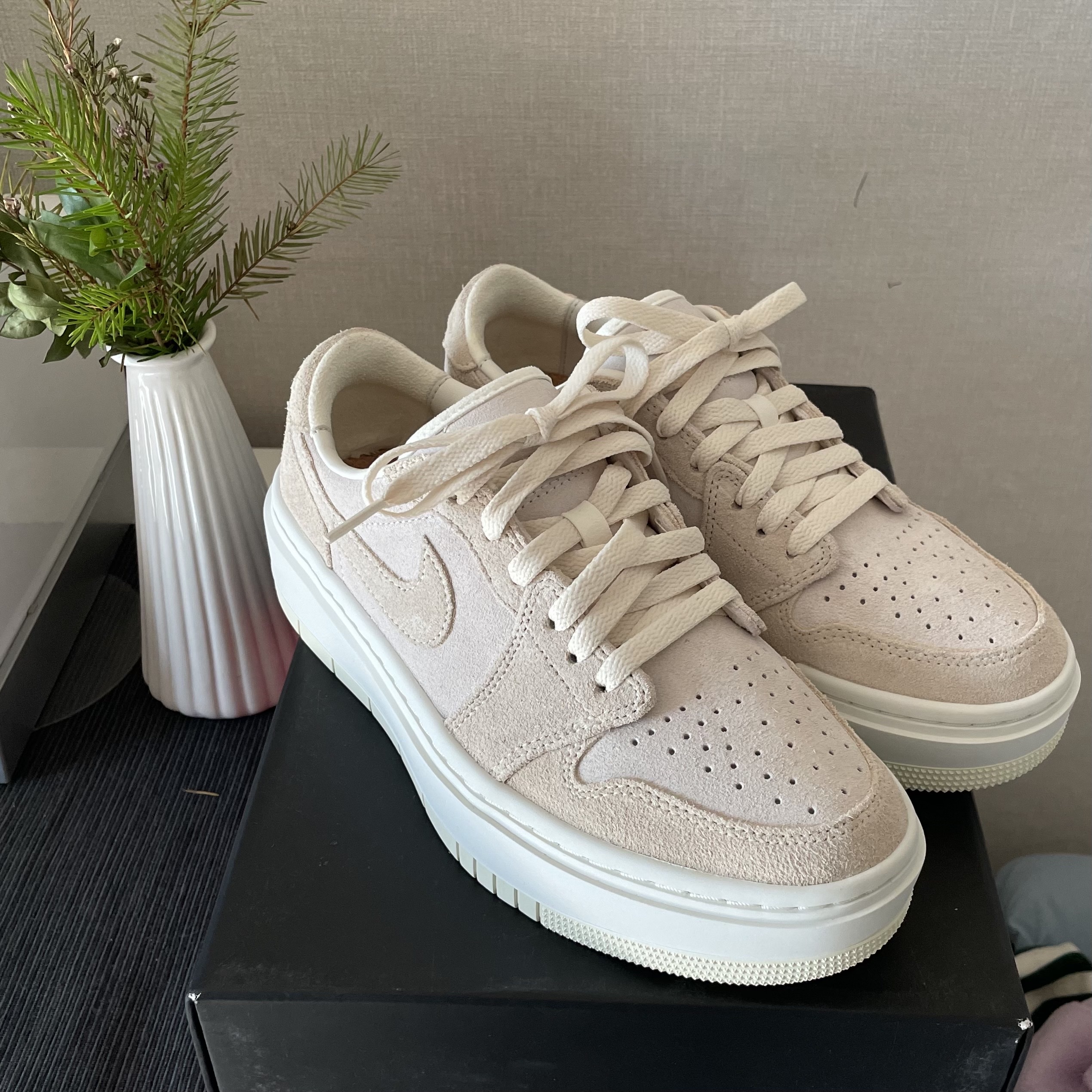 (W) Jordan 1 Elevate Low Coconut Milk 착용 스타일 - 1