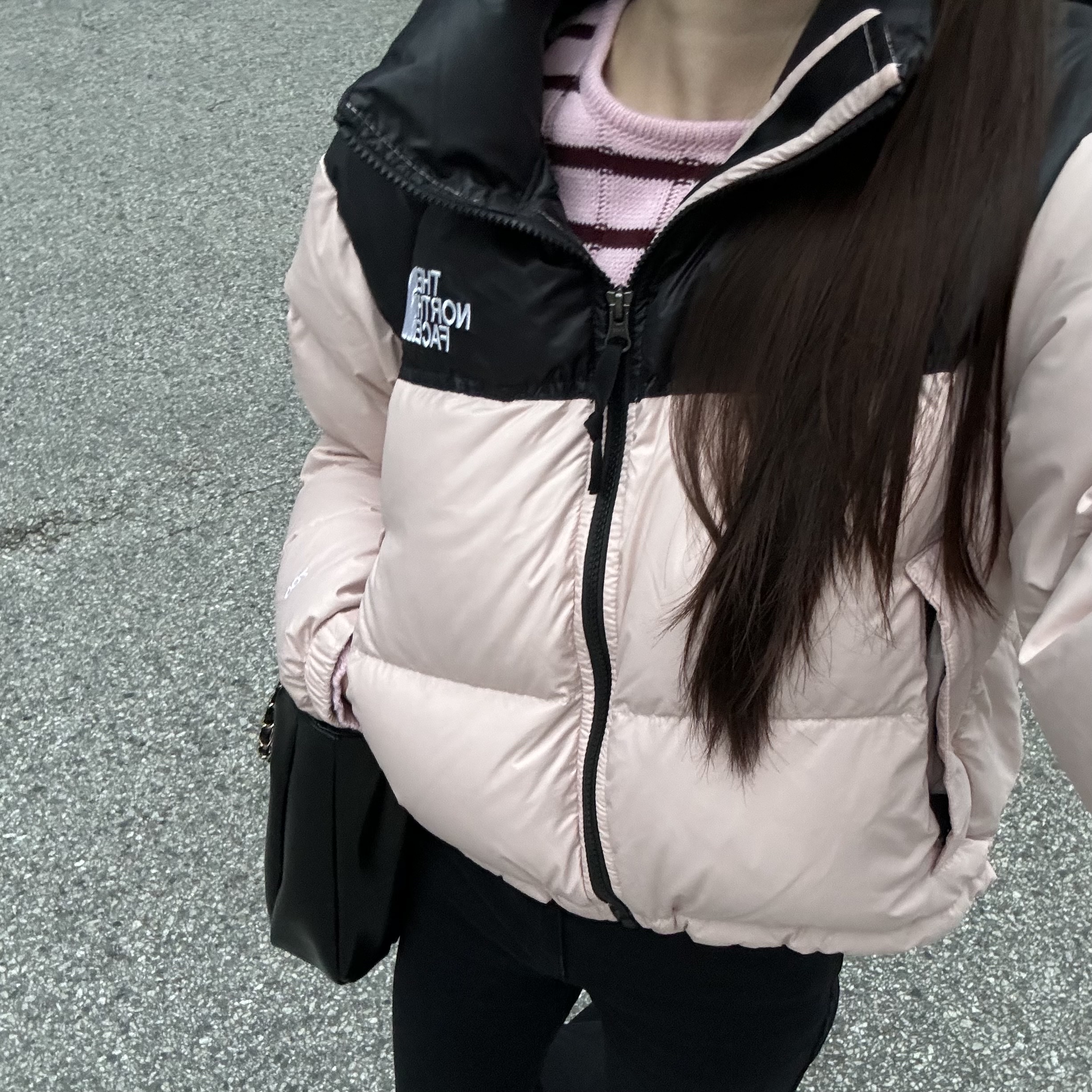 (W) The North Face Nuptse Short Jacket Pink Moss 착용 스타일 - 3