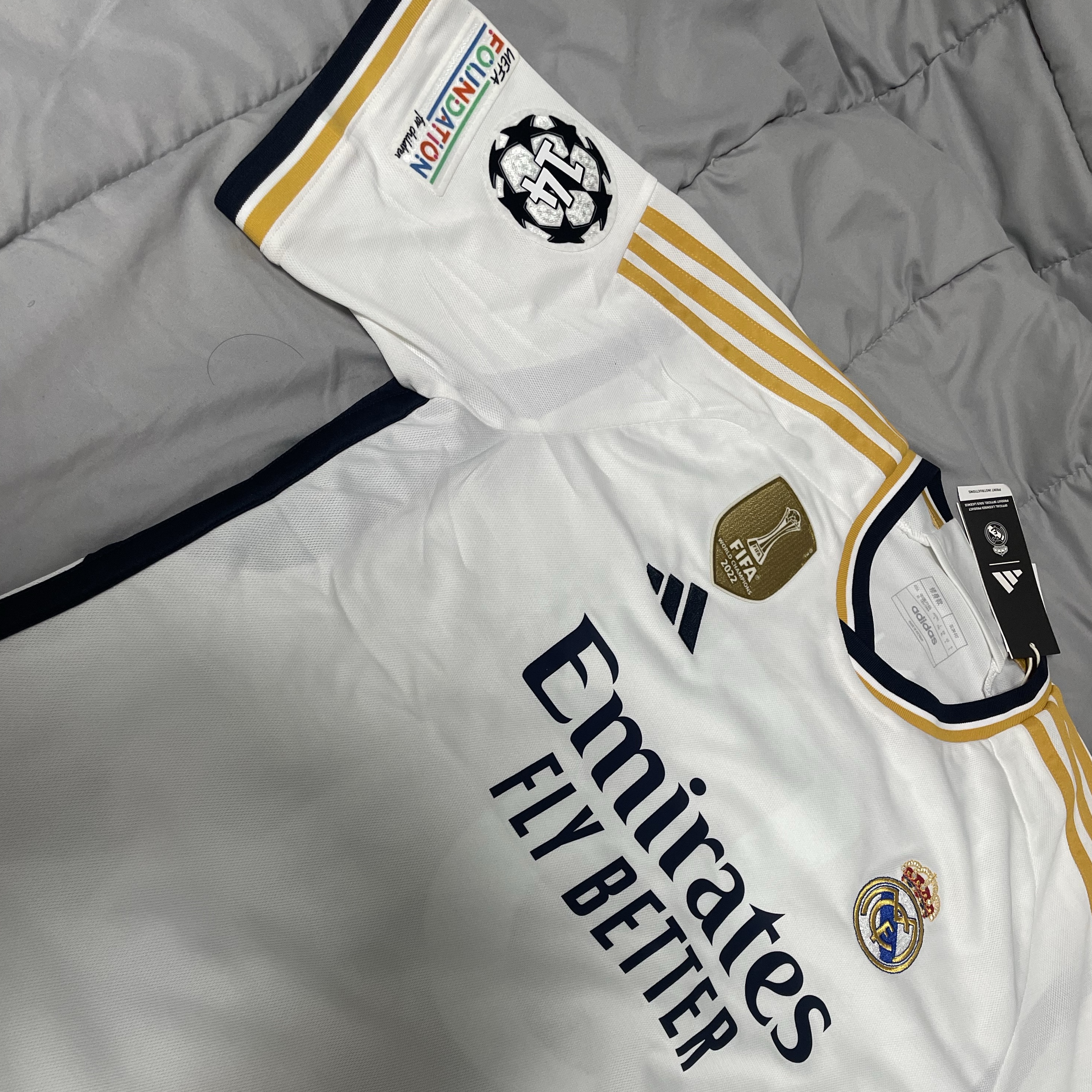 Adidas Real Madrid 2023/24 Home Jersey White - KR Sizing (Non Marking Ver.) 착용 스타일 - 1