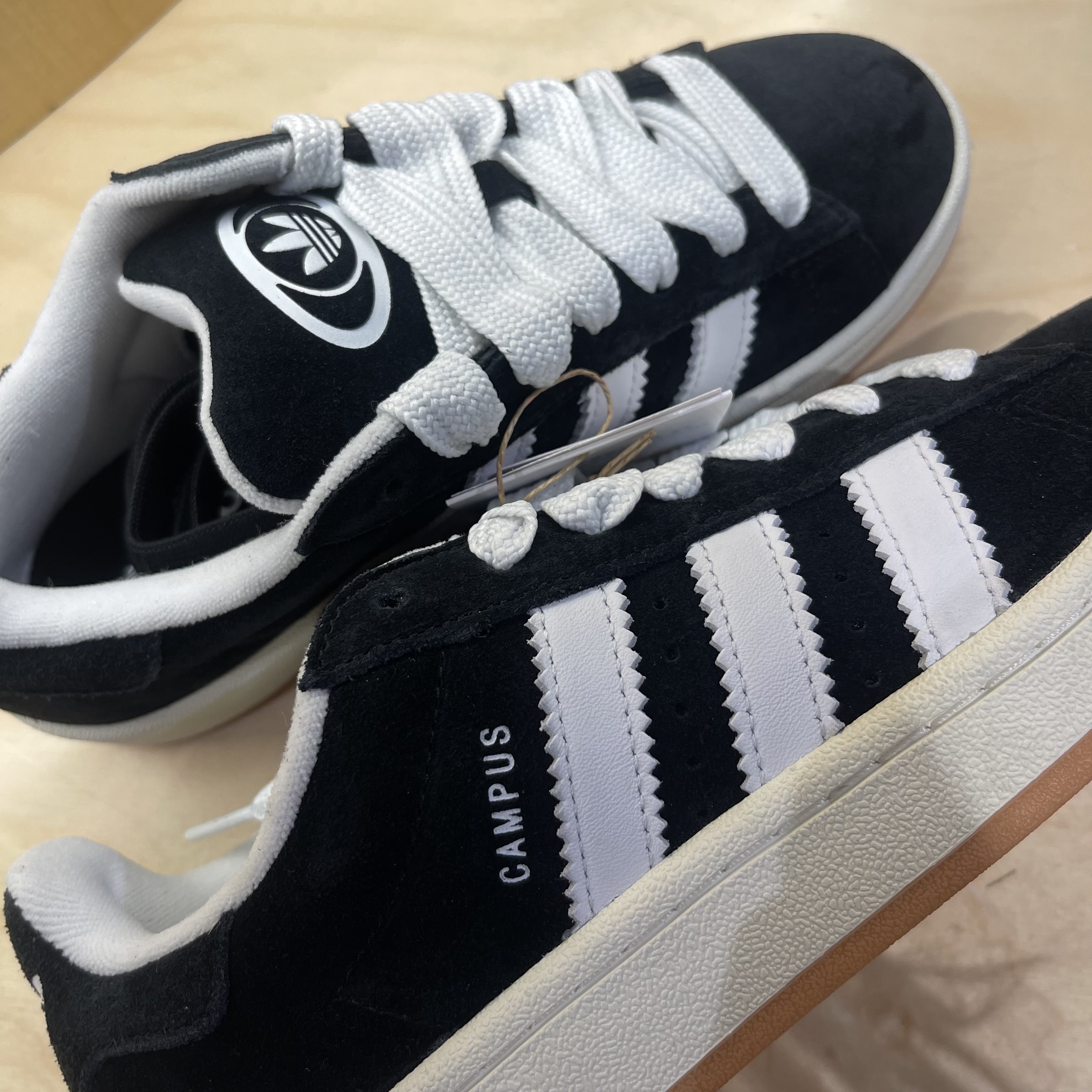 Adidas Campus 00s Core Black Cloud White 착용 스타일 - 4