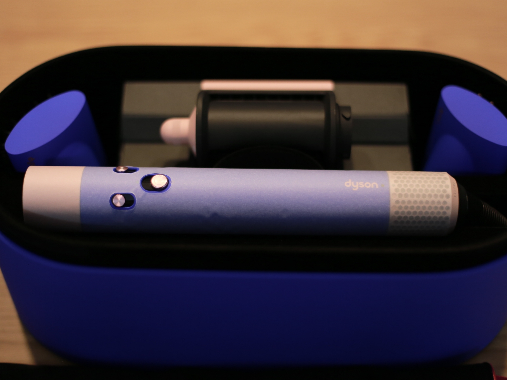 Dyson Airwrap Multi Styler Complete Vinca Blue Rose (Korean Ver.) 착용 스타일 - 1