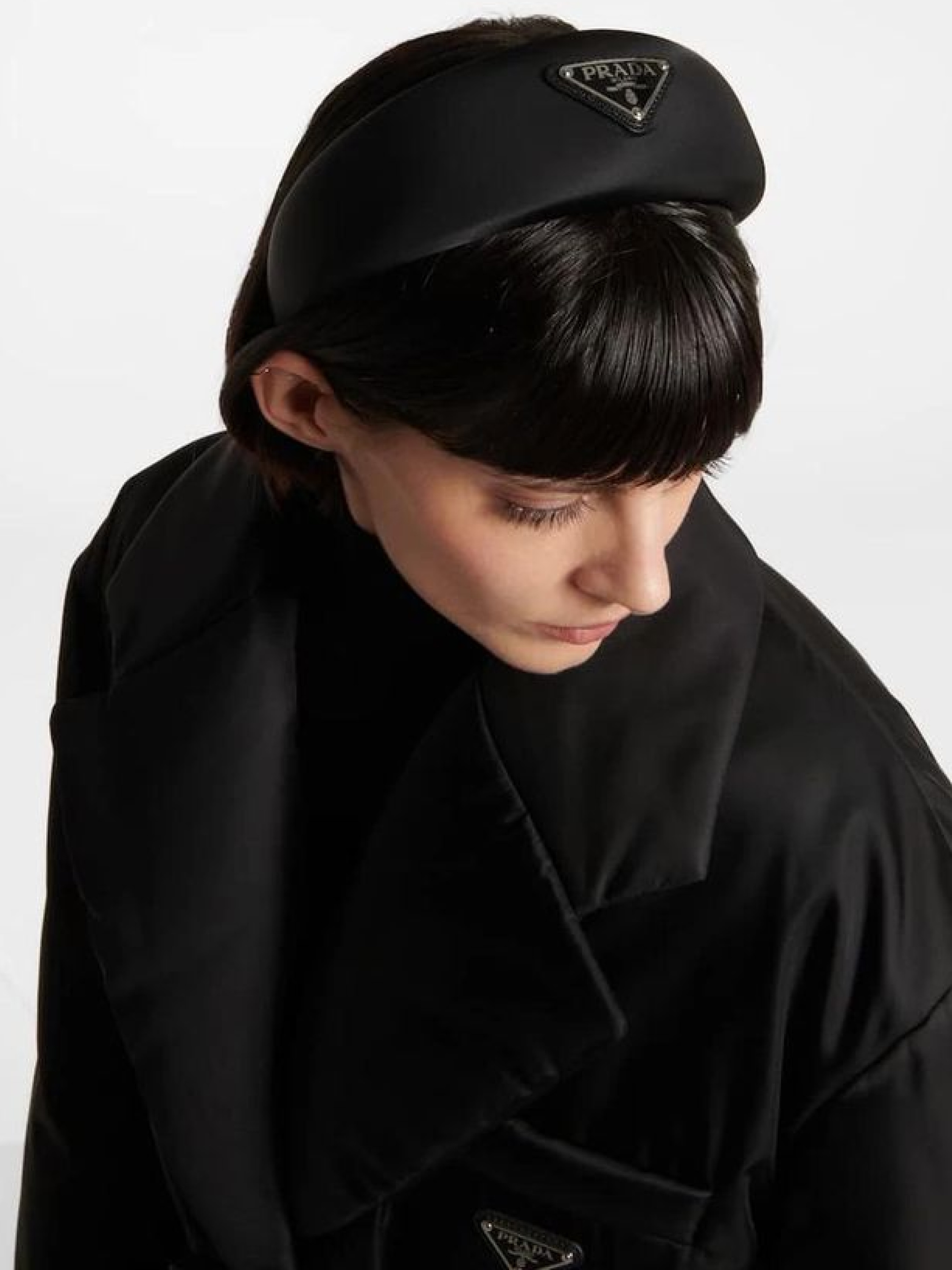 (W) Prada Re-Nylon Headband Black, (W) Prada Re-Nylon Headband Black 착용 스타일 - 4