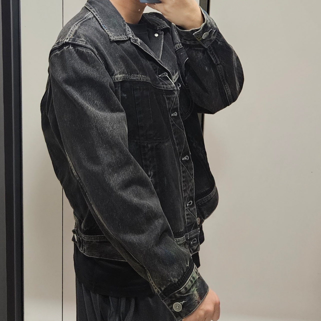 Maison Margiela Paint Denim Jacket Black 착용 스타일 - 4
