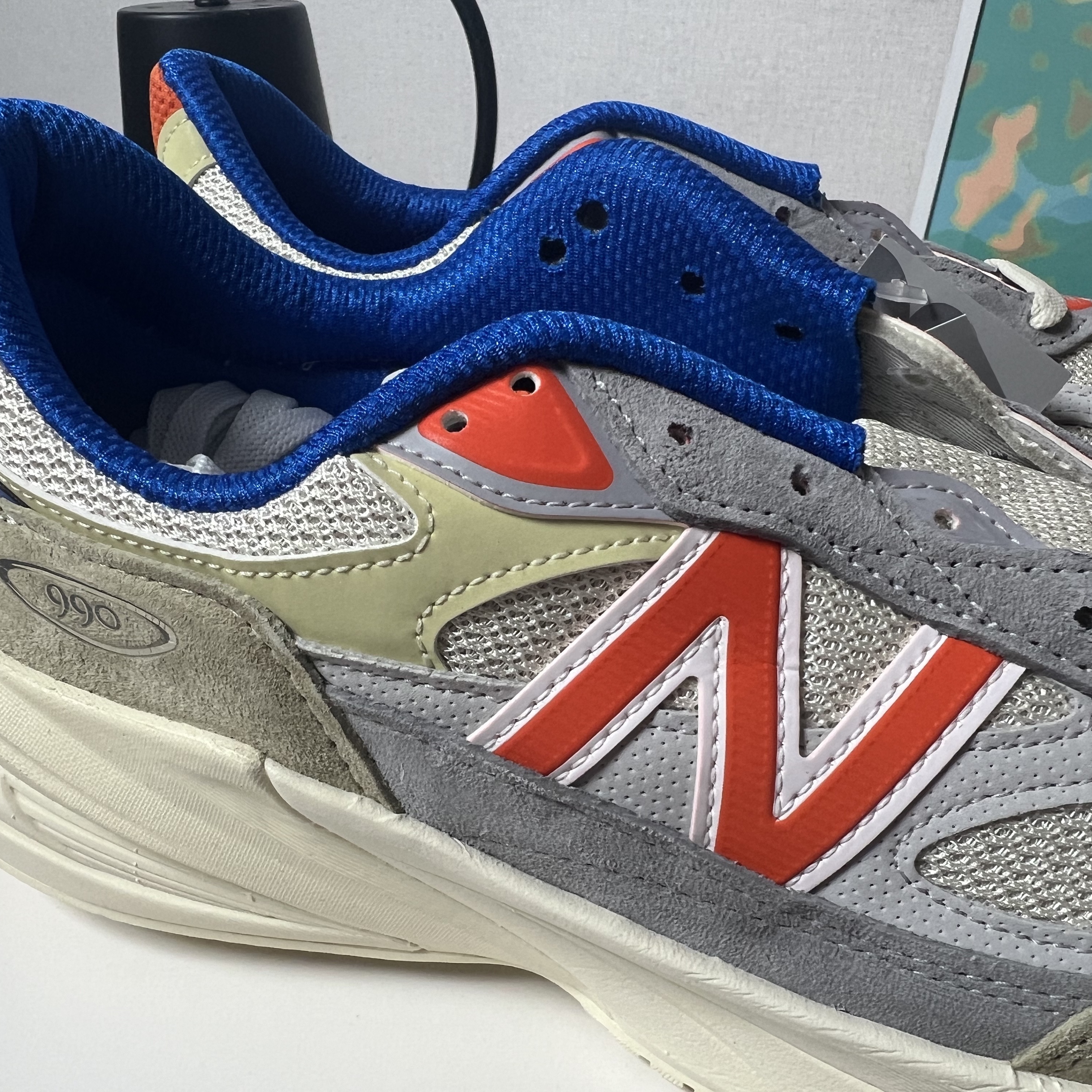 New Balance x Kith x Madison Square Garden 990v6 Made in USA Angora Royal Blue 착용 스타일 - 1