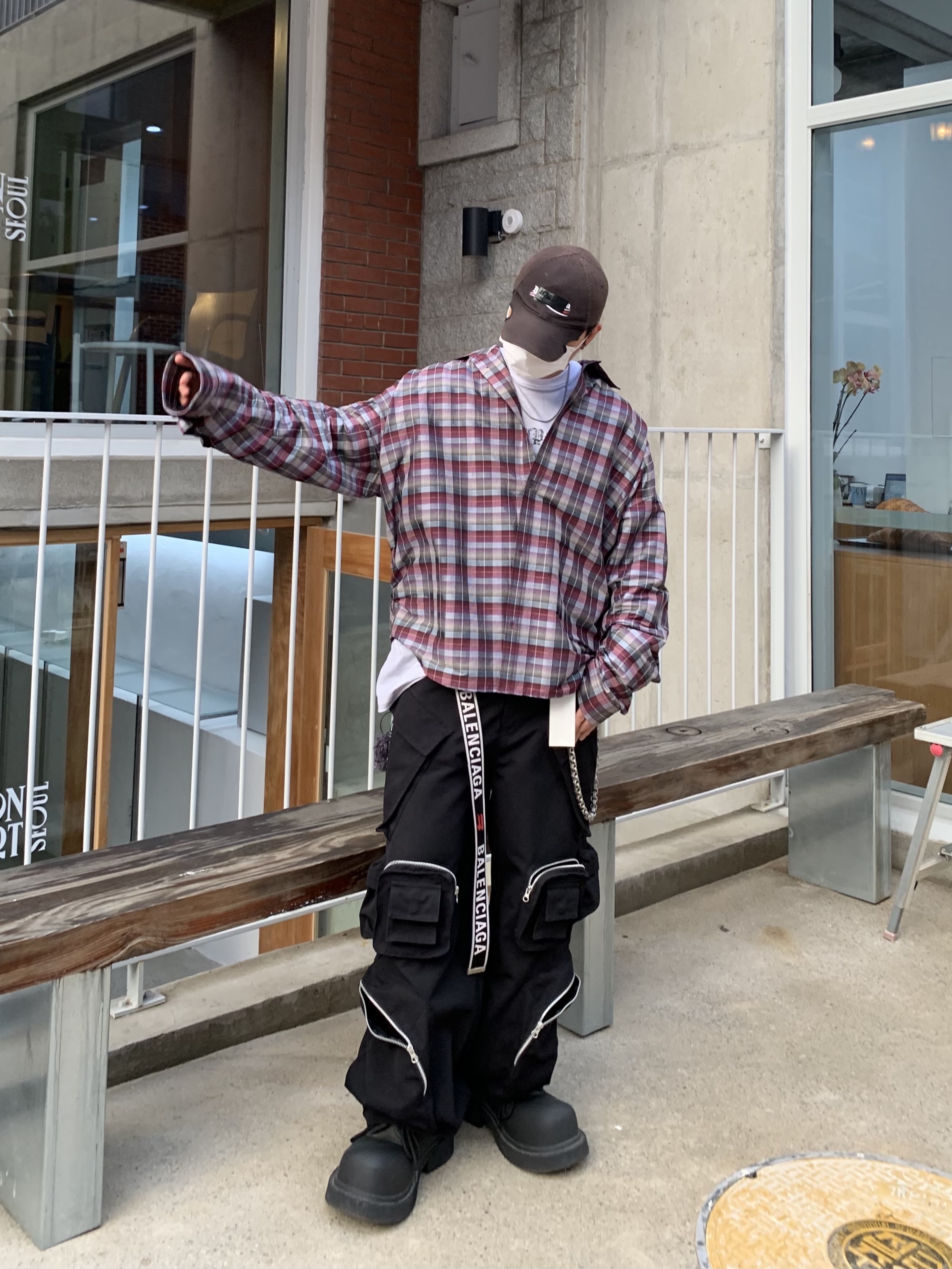 Nonnod Flexible String Check Shirts Wine, [KREAM 단독] Nonnod Mechanic Pants Black 착용 스타일 - 1