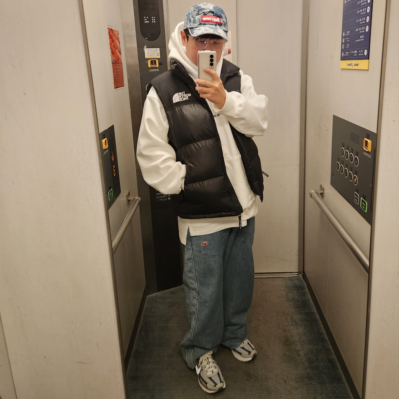 Supreme Flames Jacquard Denim Camp Cap Washed Indigo - 23SS, The North Face Nuptse On Ball Vest Real Black 착용 스타일