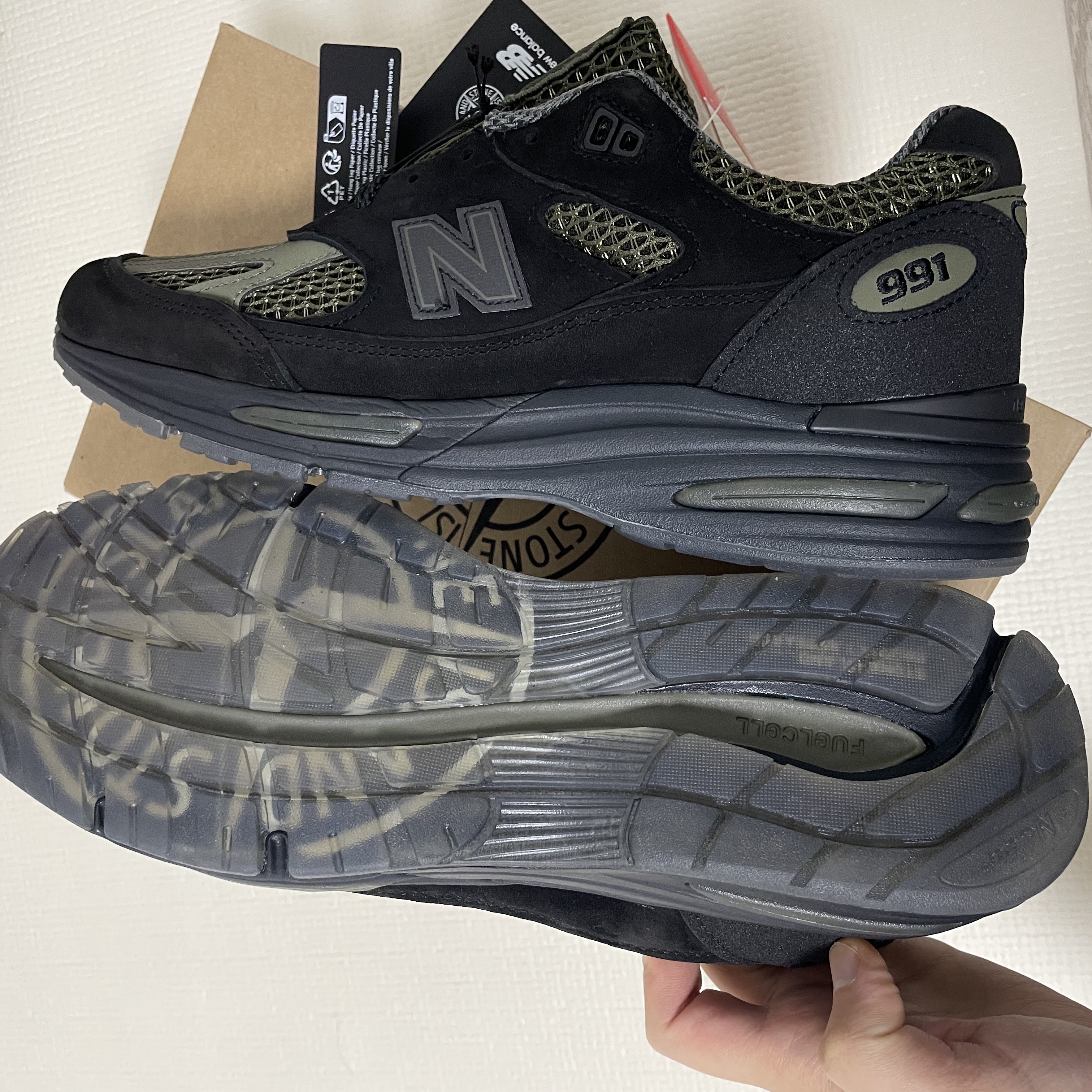 New Balance x Stone Island 991v2 Made in UK Black Olive Night 착용 스타일