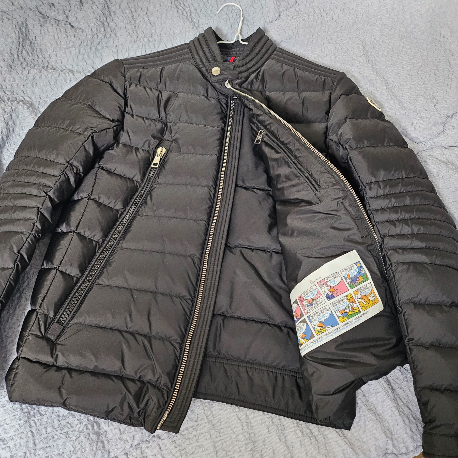 Moncler Amiot Short Down Jacket Black - 23FW 착용 스타일