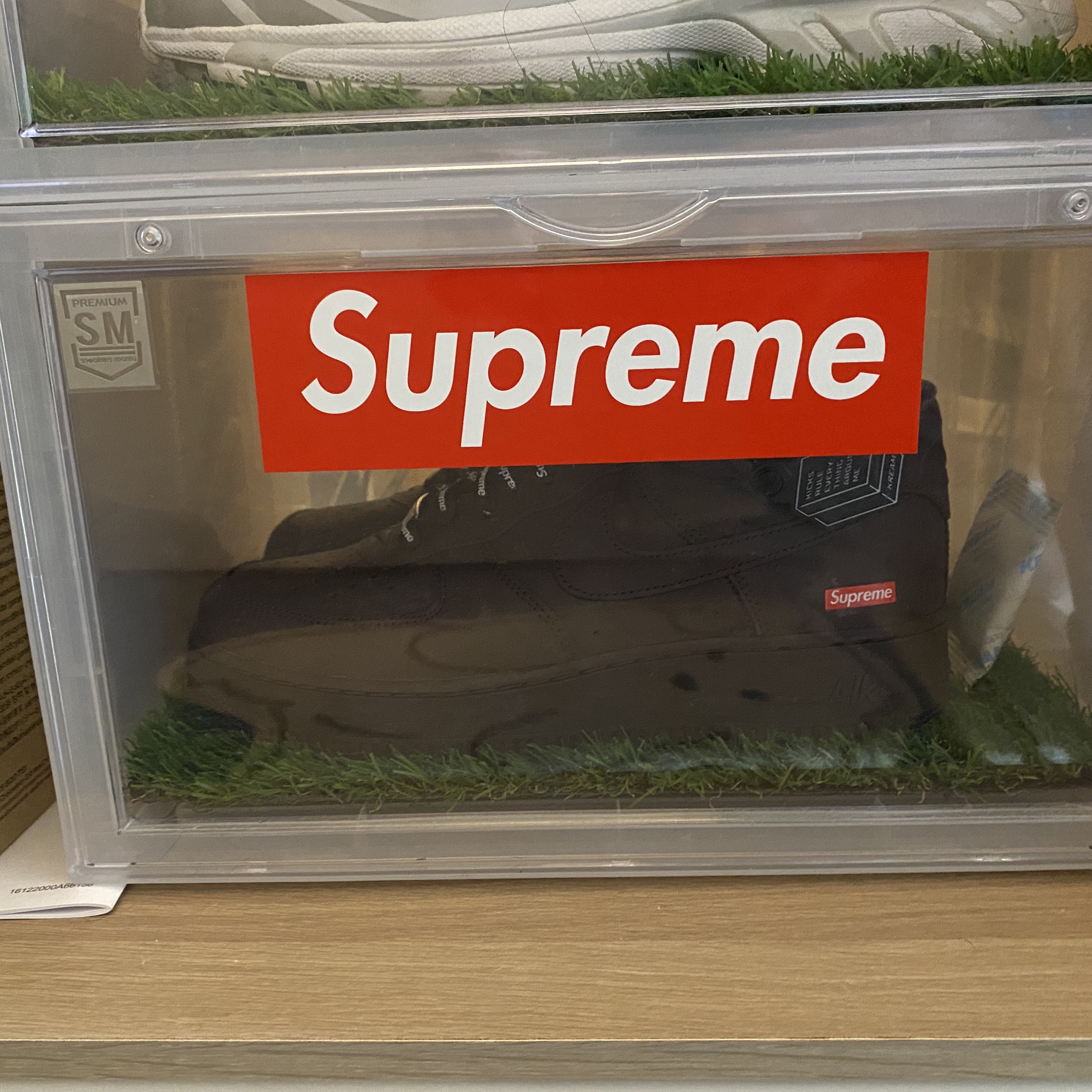 Nike x Supreme Air Force 1 Low Baroque Brown 착용 스타일 - 4