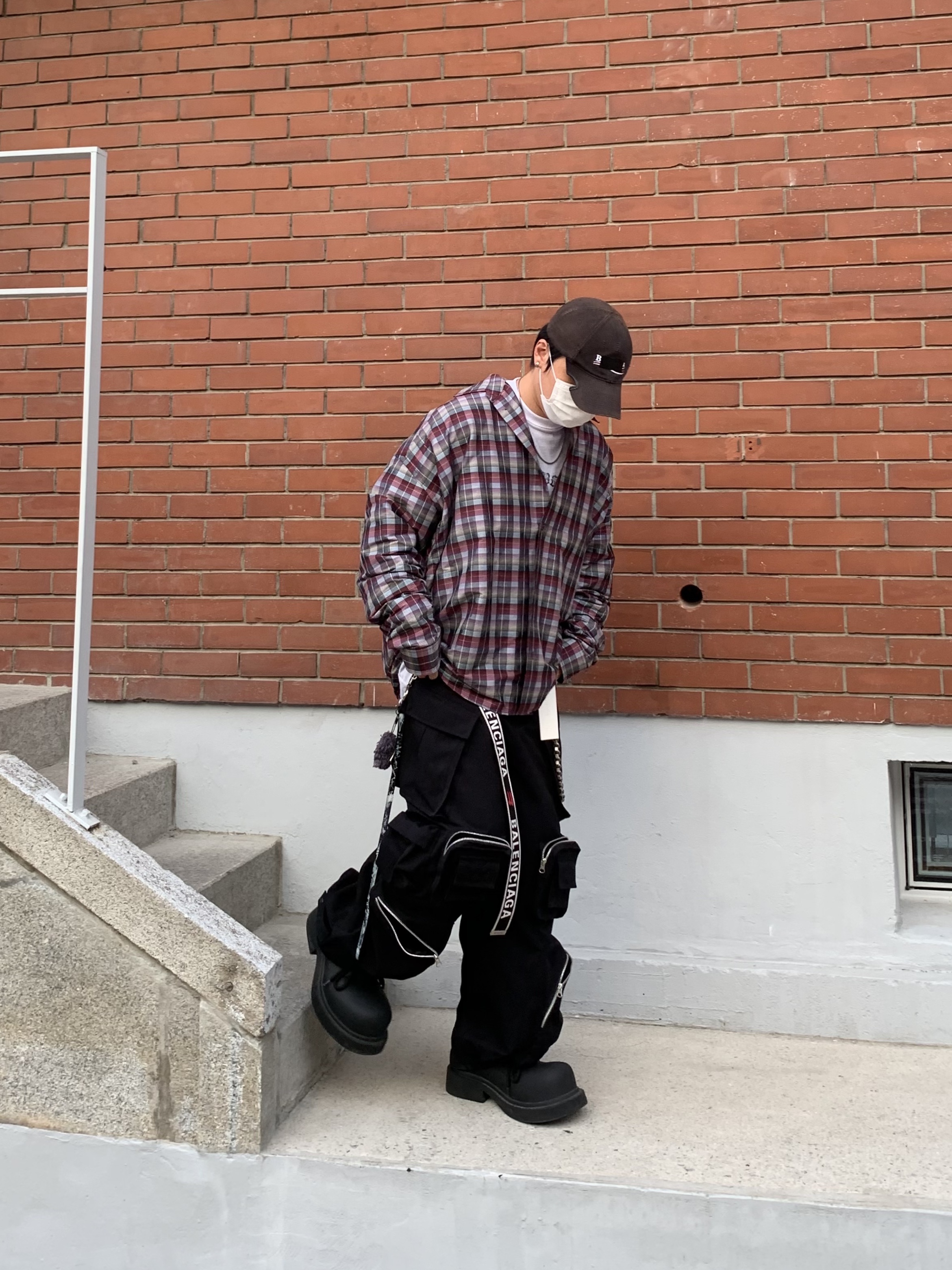 Nonnod Flexible String Check Shirts Wine, [KREAM 단독] Nonnod Mechanic Pants Black 착용 스타일 - 2