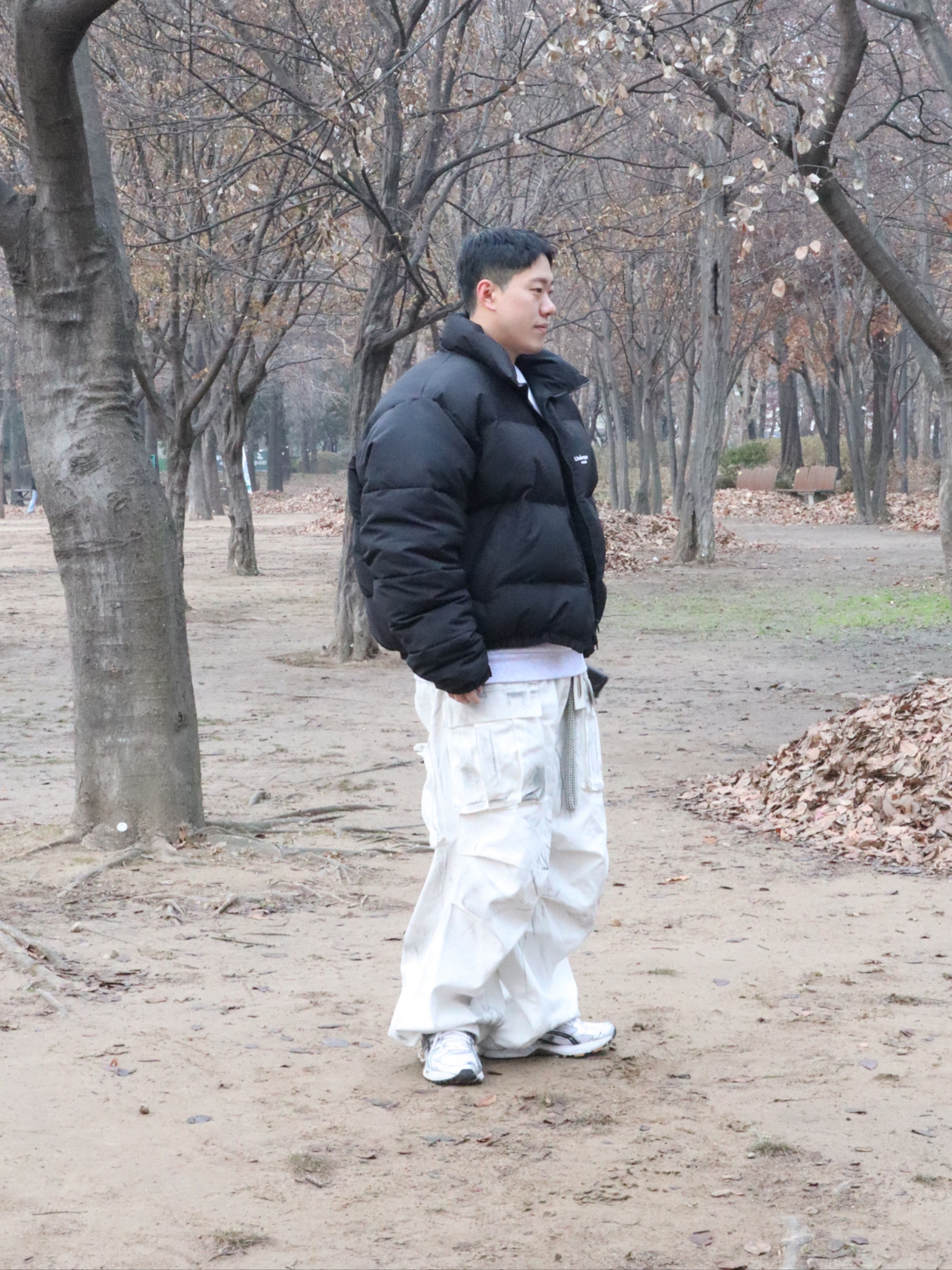 Undermycar Mu.15 Anti Fxxking Logo Play Triple Logo Crop Padding Jacket Black, Nos Couleurs 01 Cargo Pants Dirty Washing 착용 스타일 - 5