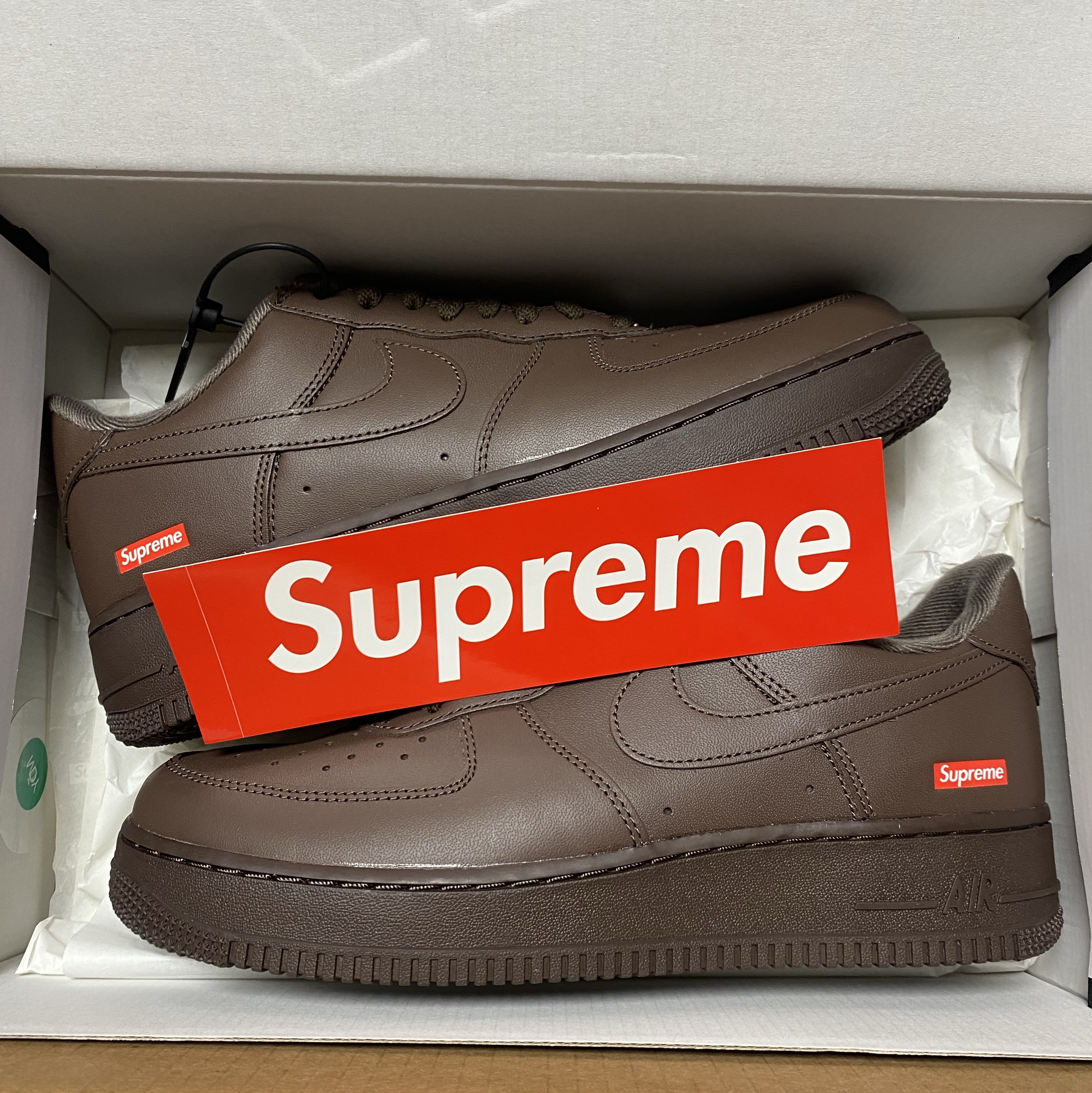 Nike x Supreme Air Force 1 Low Baroque Brown 착용 스타일 - 1