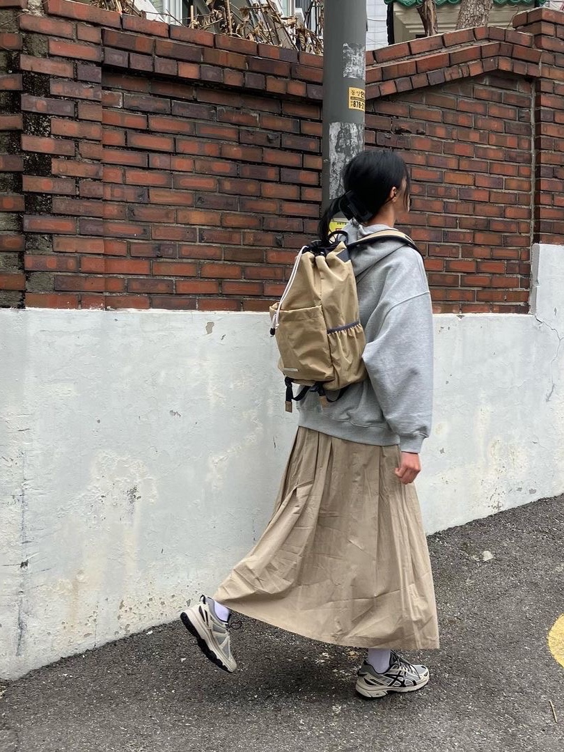 RAWROW String Backpack Ep.2 750 Beige 착용 스타일 - 2