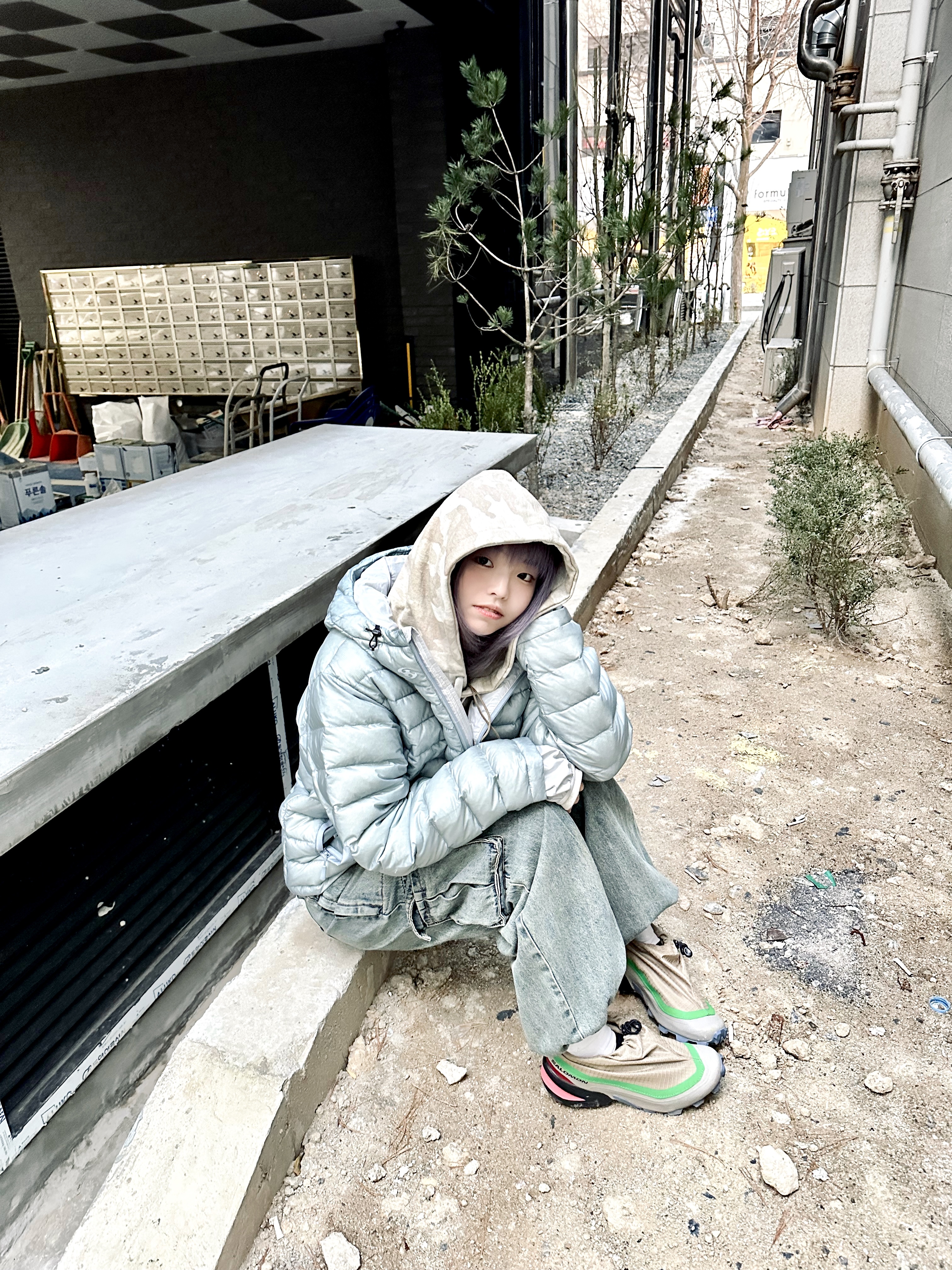 Sansan Gear Suffix Puffer Jacket Sky Blue - 23FW, Salomon x MM6 Maison Margiela Cross Low Kelp Vintage Khaki 착용 스타일 - 3