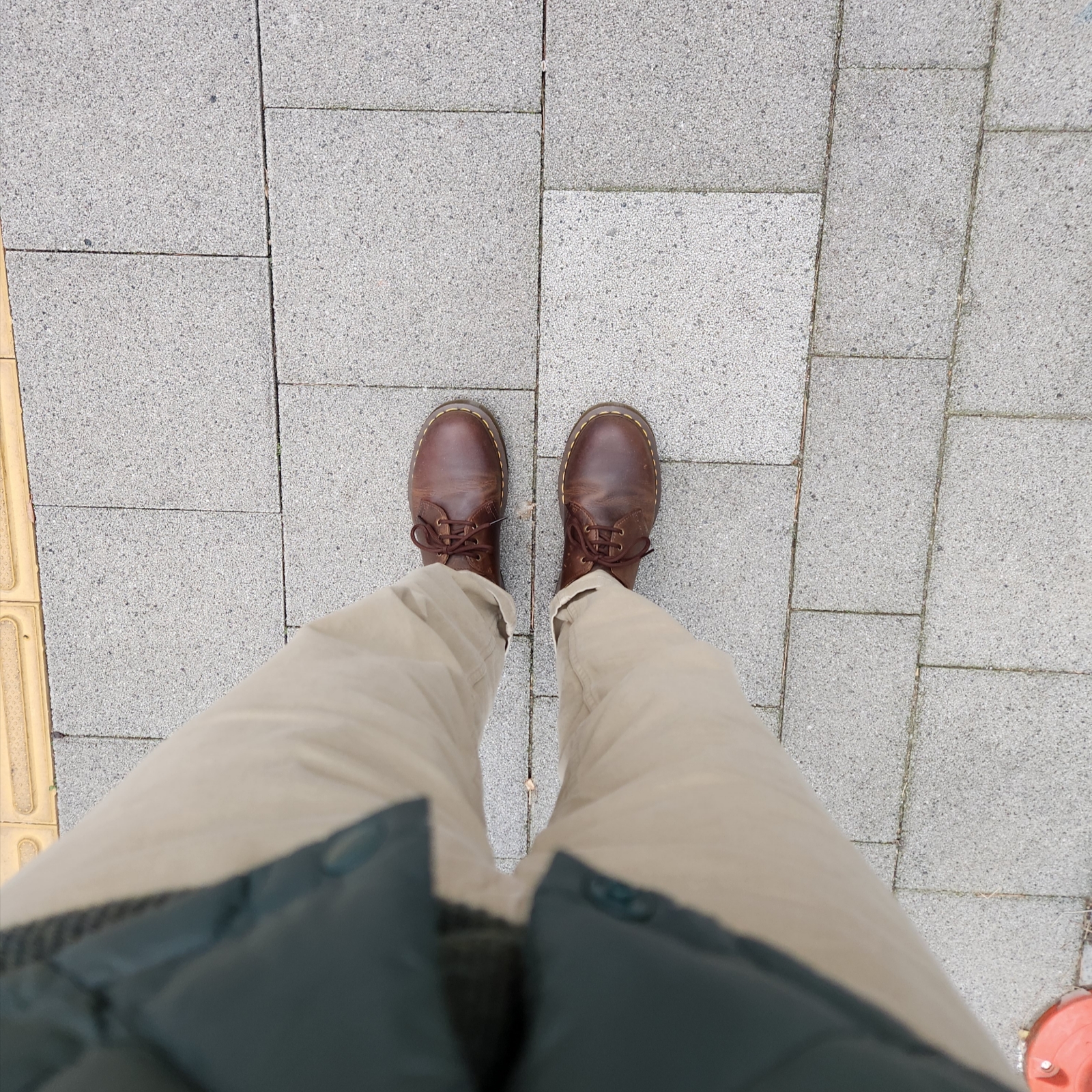 Dr. Martens 1461 Bex Crazy Horse Dark Brown 착용 스타일