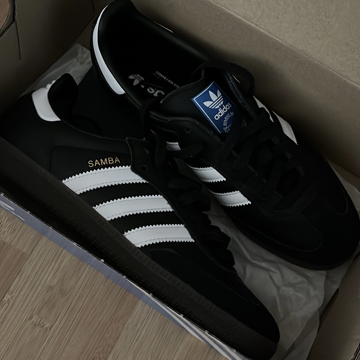 Adidas Samba OG Black White Gum 착용 스타일