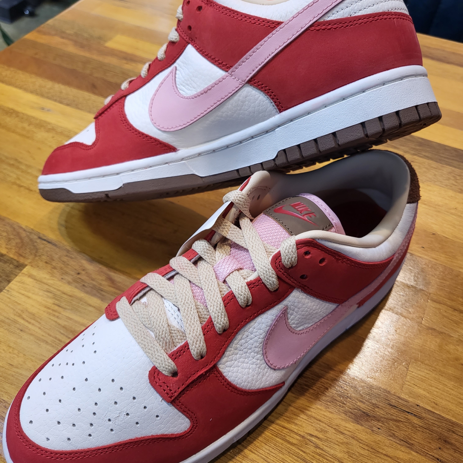 (W) Nike Dunk Low PRM Sail and Sport Red, Nike Air Max 90 NRG Bacon 착용 스타일 - 1