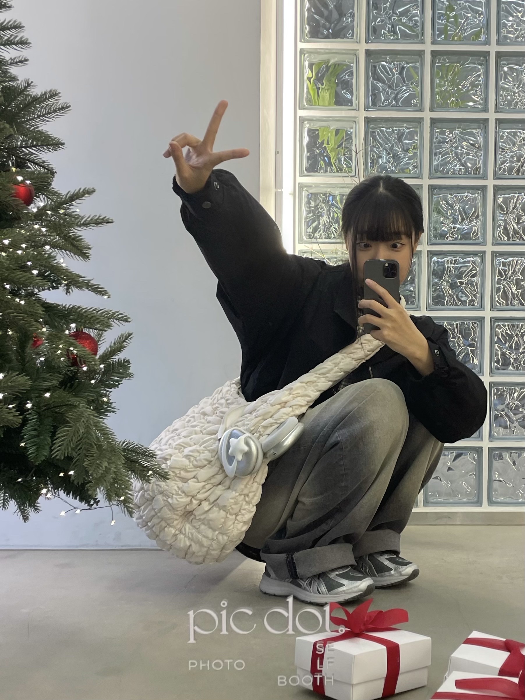 Test Artifact Era Max 003 White, Apple AirPods Max Lightning Silver (Korean Ver.) 착용 스타일 - 5