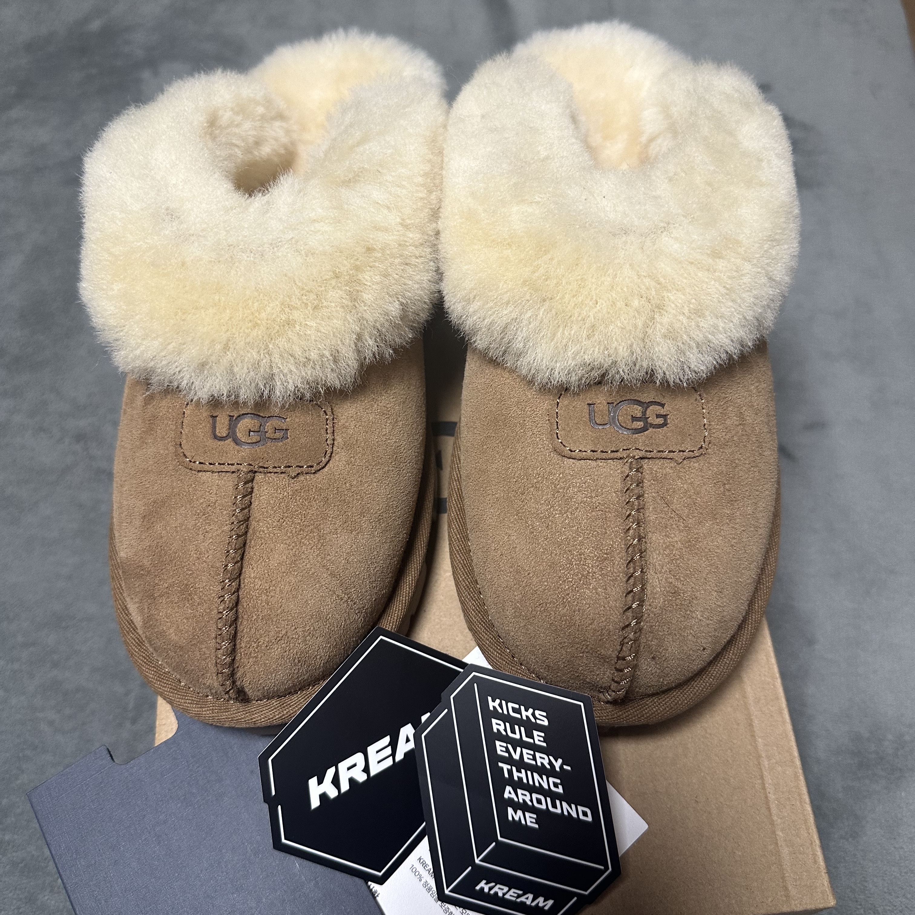 (W) UGG Coquette Slipper Chestnut 착용 스타일 - 1