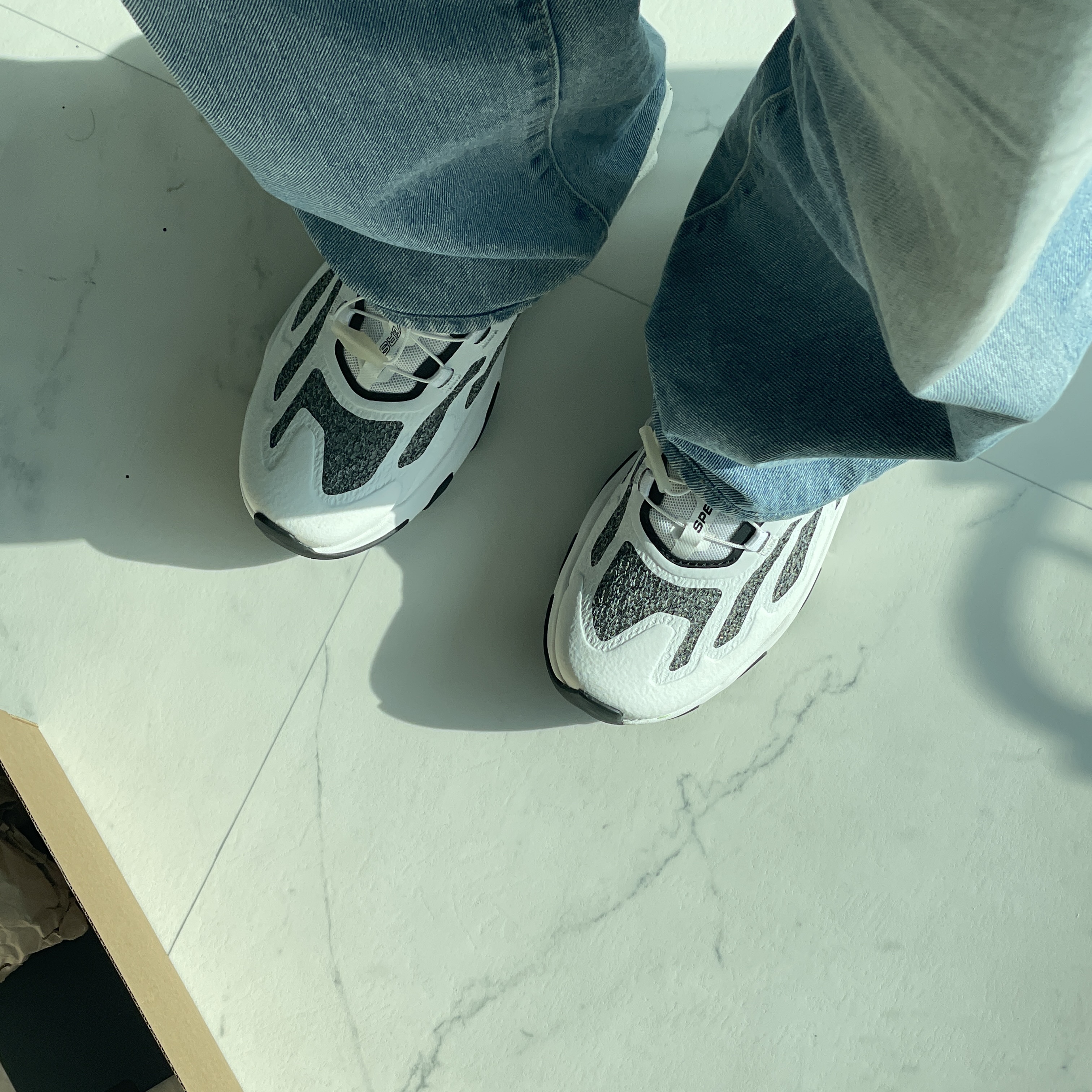Salomon Speedverse PRG White Vanilla Ice 착용 스타일