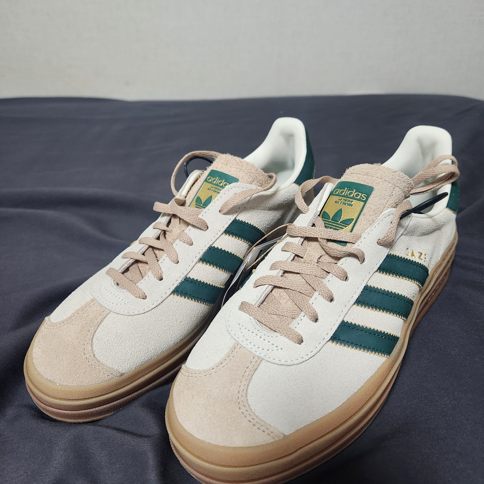 (W) Adidas Gazelle Bold Cream White Collegiate Green 착용 스타일 - 1