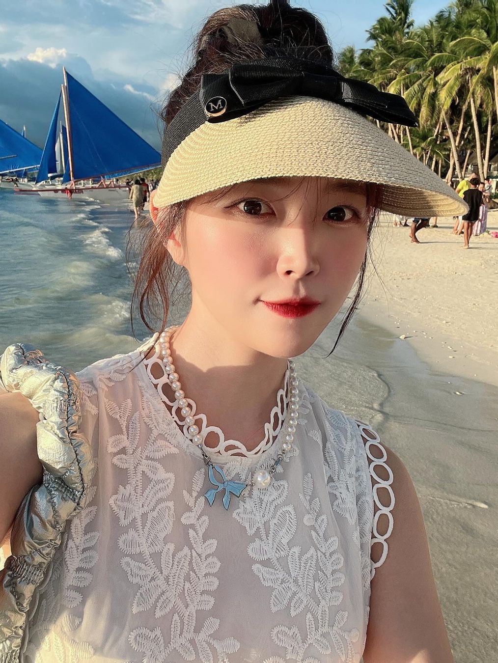 Sentiments No.437 Pearl Ribbon Necklace Silver 착용 스타일