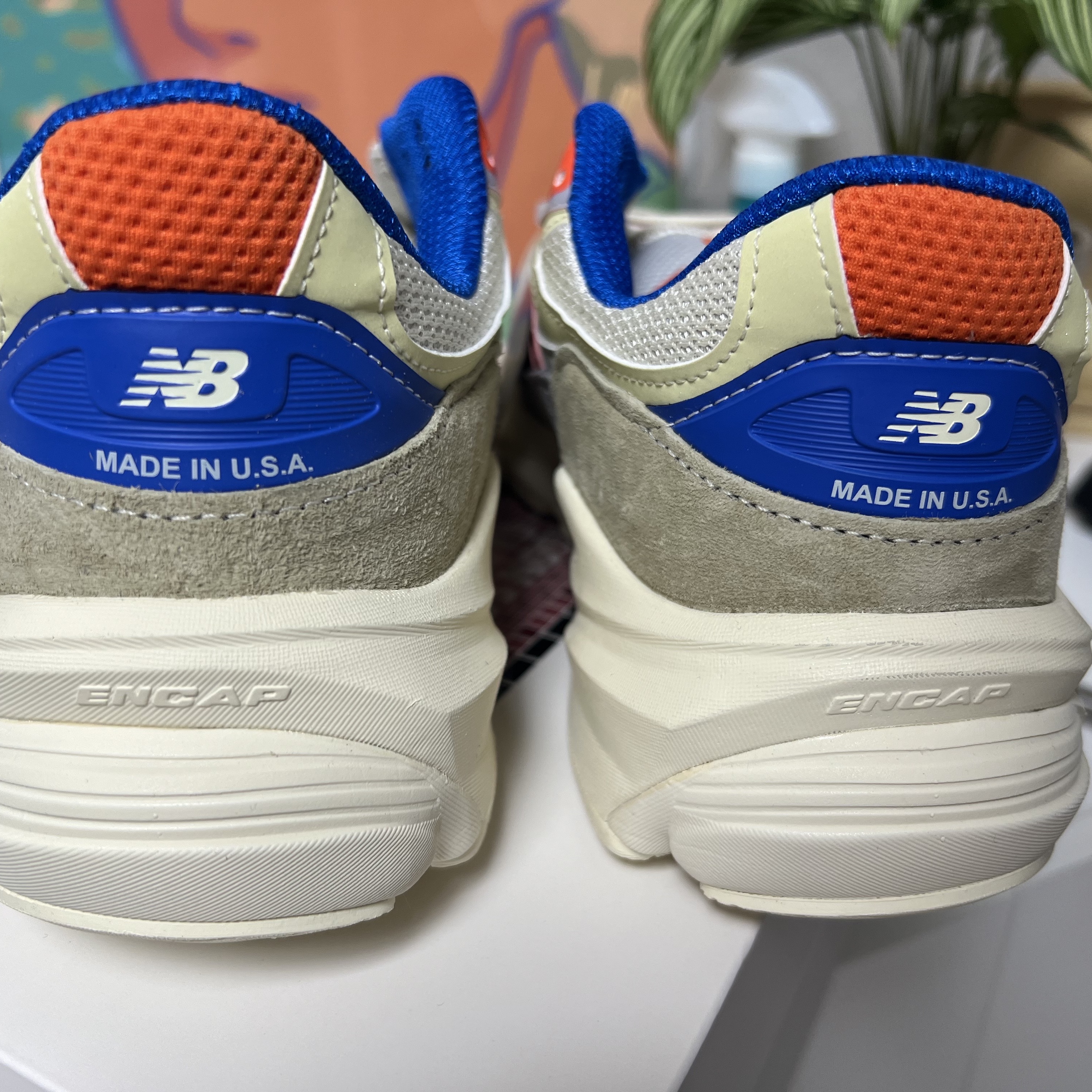 New Balance x Kith x Madison Square Garden 990v6 Made in USA Angora Royal Blue 착용 스타일 - 2