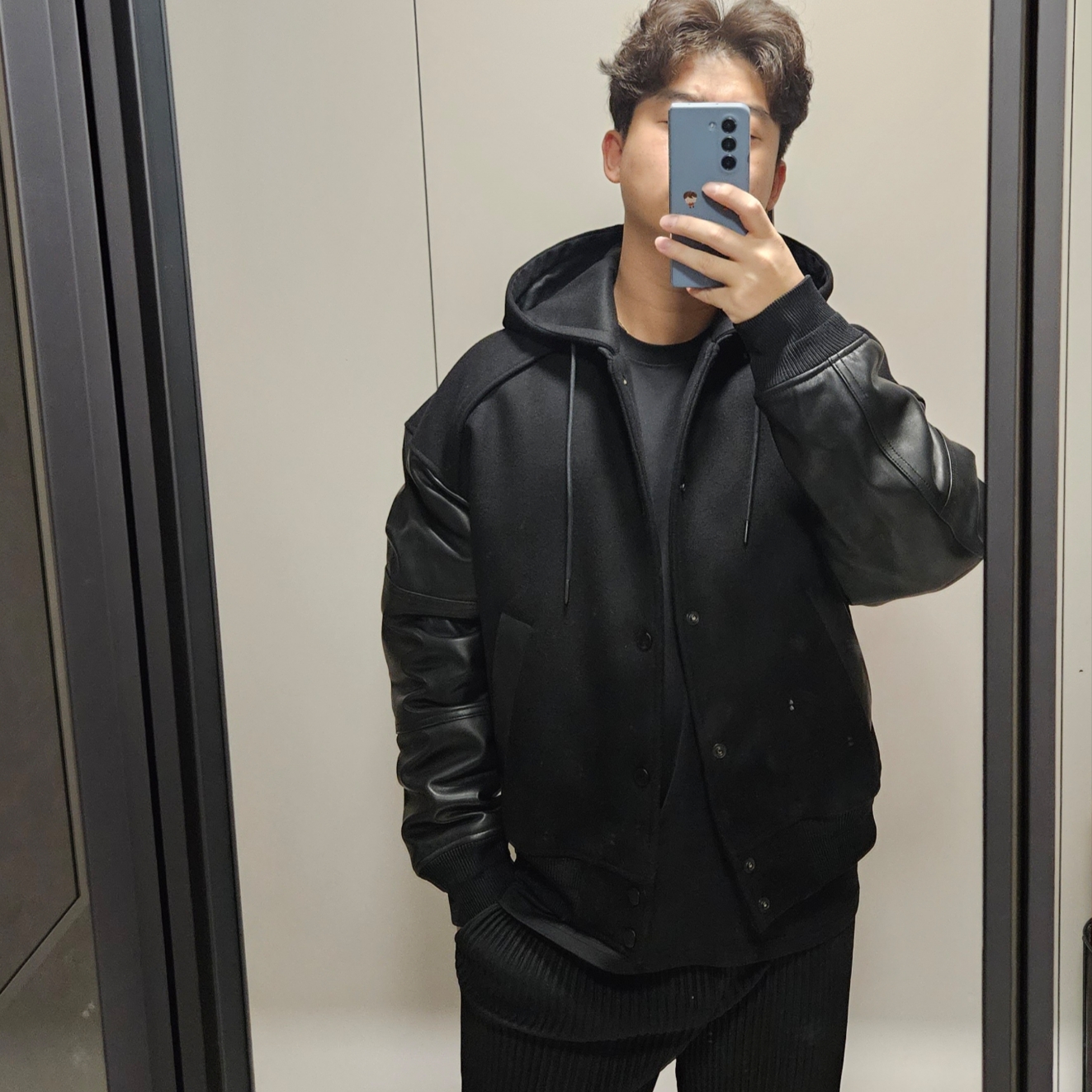Juun.J Stadium Jumper Black - FW23 착용 스타일 - 1