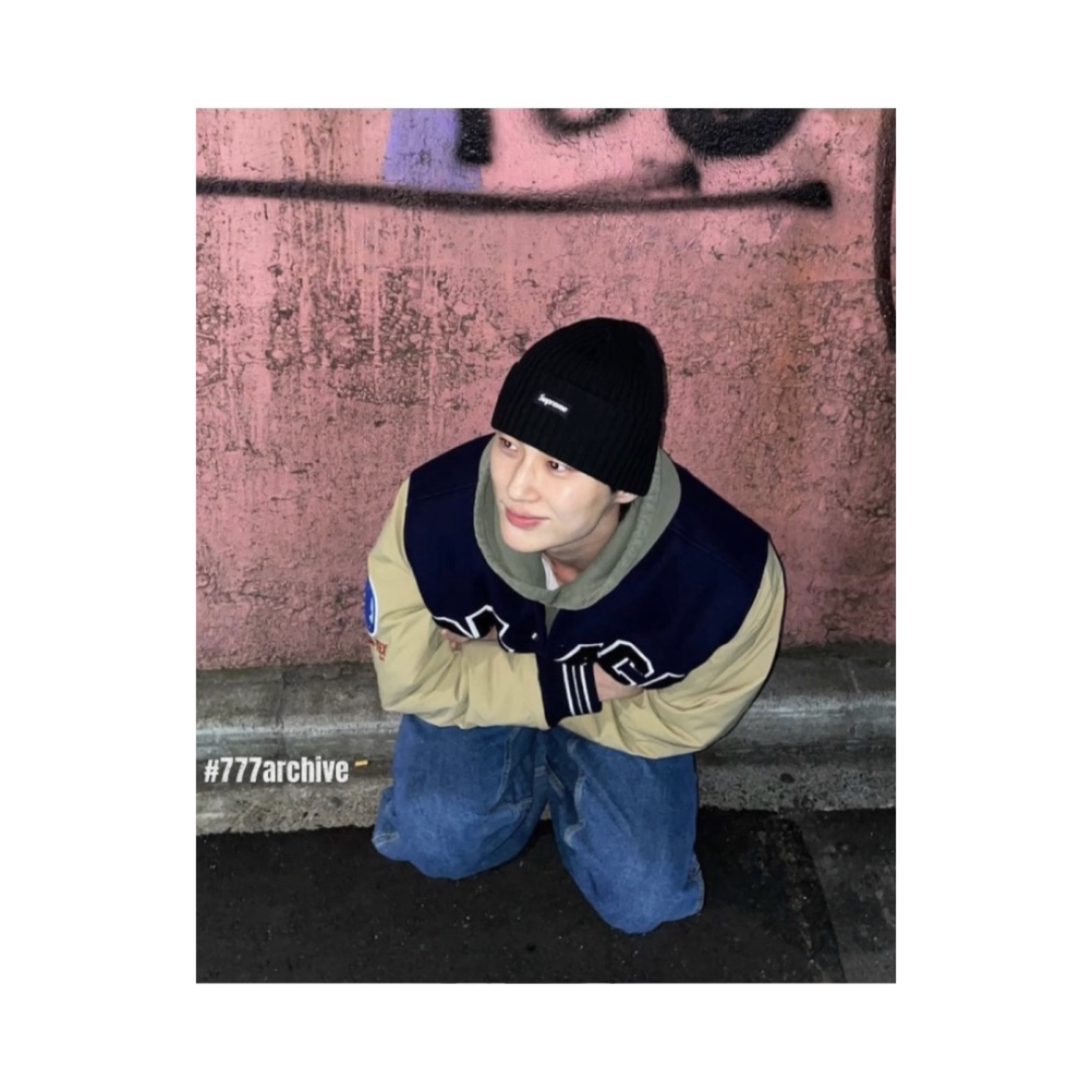 Palace Gore-Tex Going Further Varsity Navy - 23FW, New Balance x JJJJound 991 Made in UK Grey 착용 스타일 - 3
