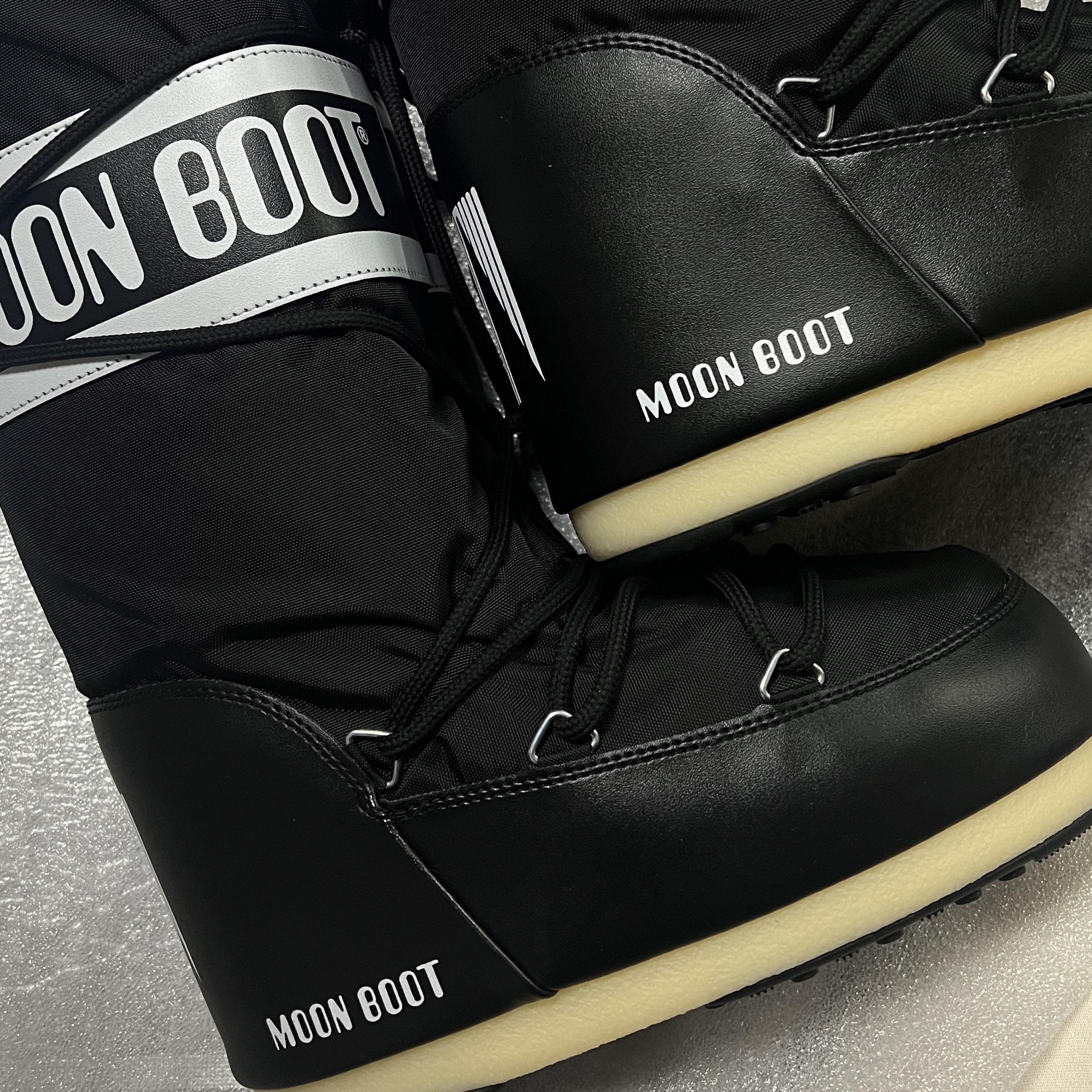 (W) Moon Boot Icon Nylon Boots Black ์ฐฉ์ฉ ์คํ์ผ