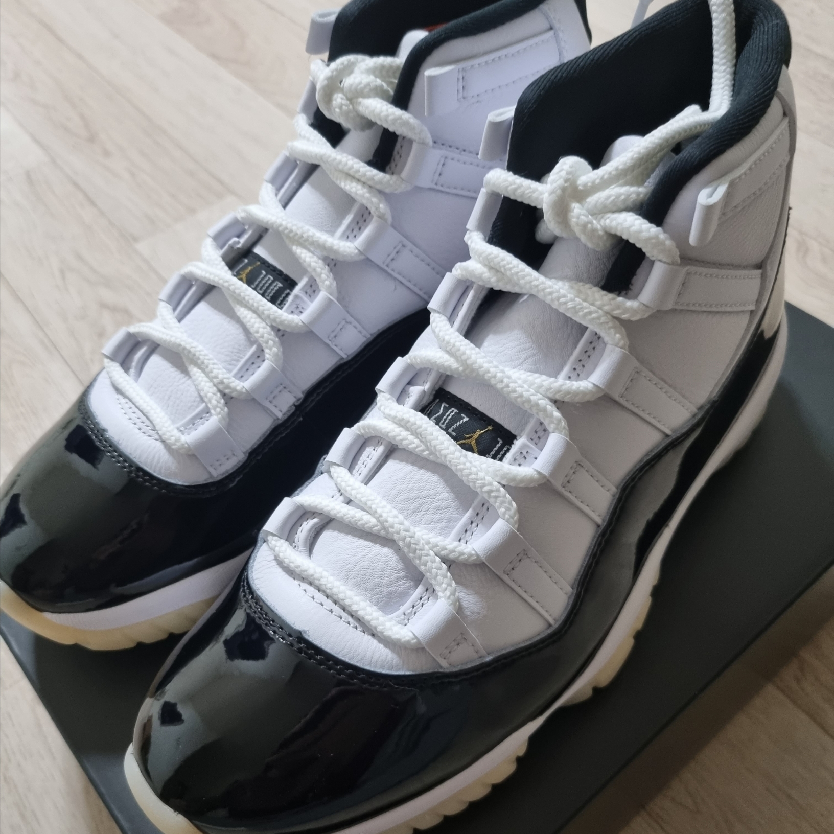 Jordan 11 Retro Gratitude 착용 스타일 - 2