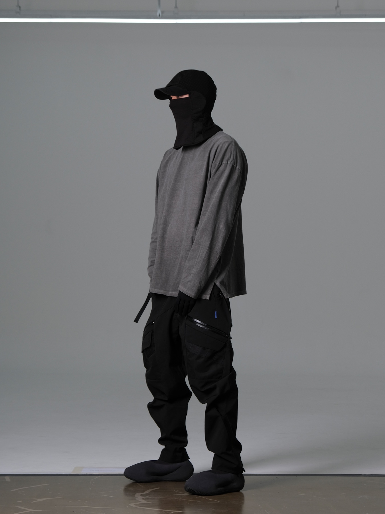 Adidas Yeezy Knit RNR Fade Onyx 착용 스타일 - 1