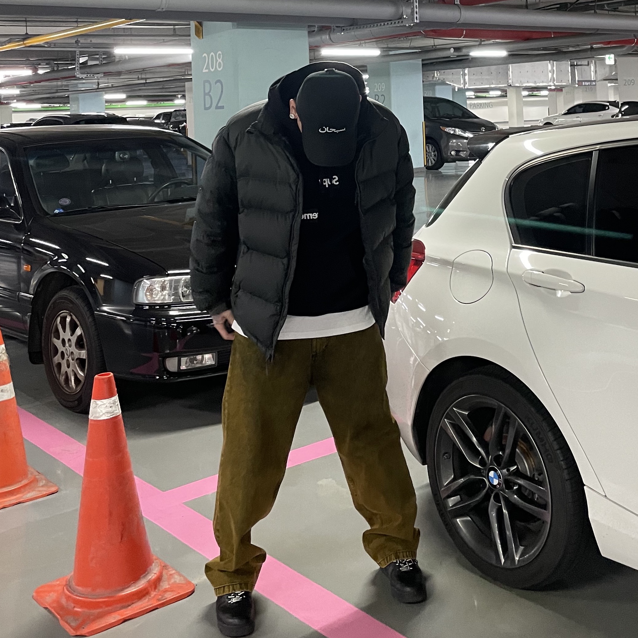 Supreme x Comme des Garcons Shirt Split Box Logo Hooded Sweatshirt Black - 18FW, Supreme Arabic Logo Camp Cap Black - 23FW 착용 스타일