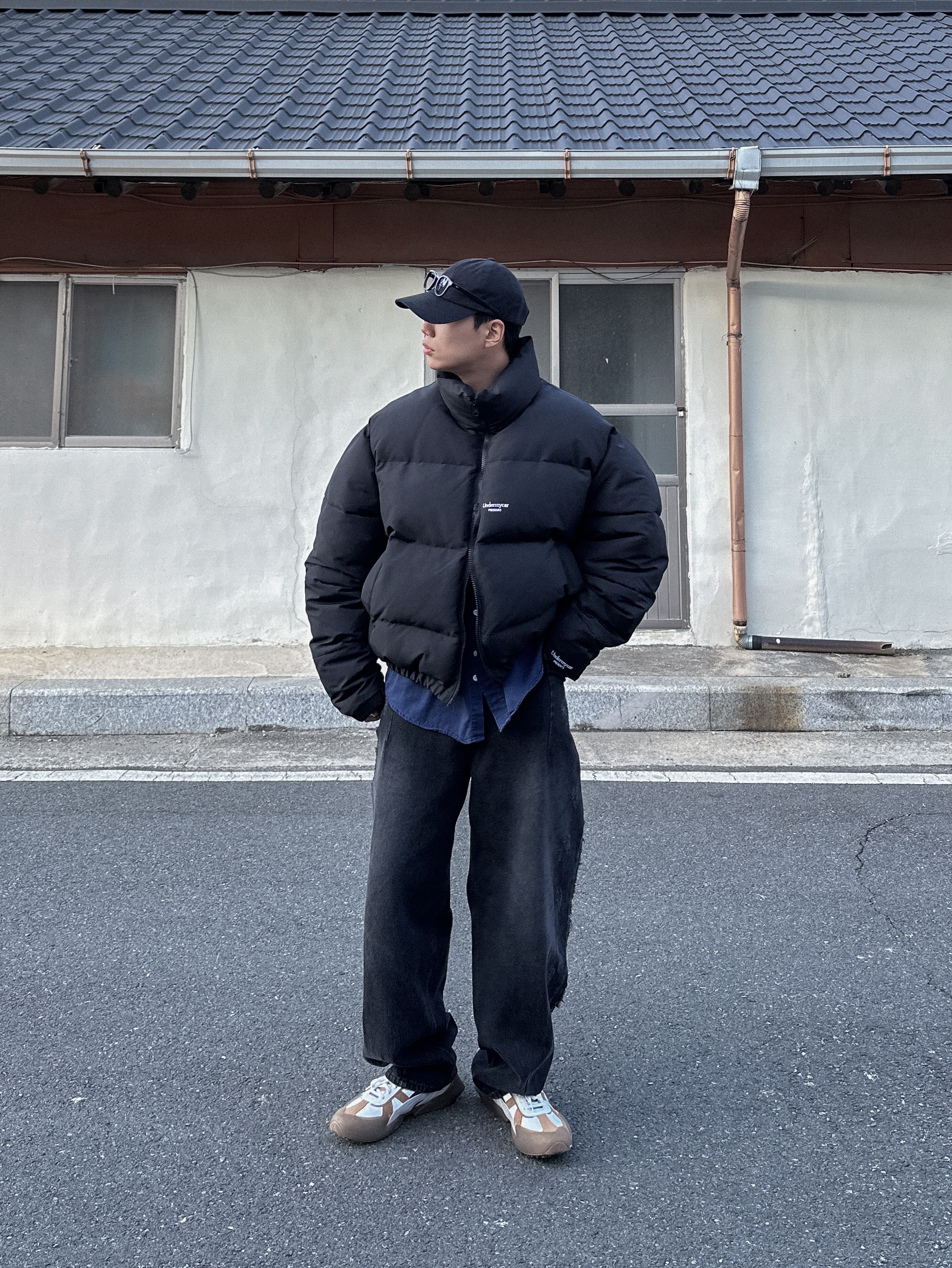 Undermycar Mu.15 Anti Fxxking Logo Play Triple Logo Crop Padding Jacket Black 착용 스타일 - 2