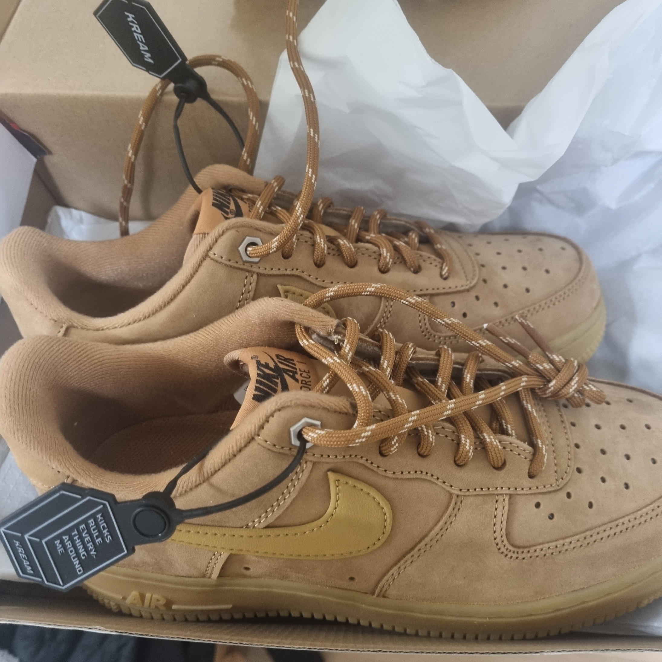 Nike Air Force 1 '07 WB Flax 착용 스타일