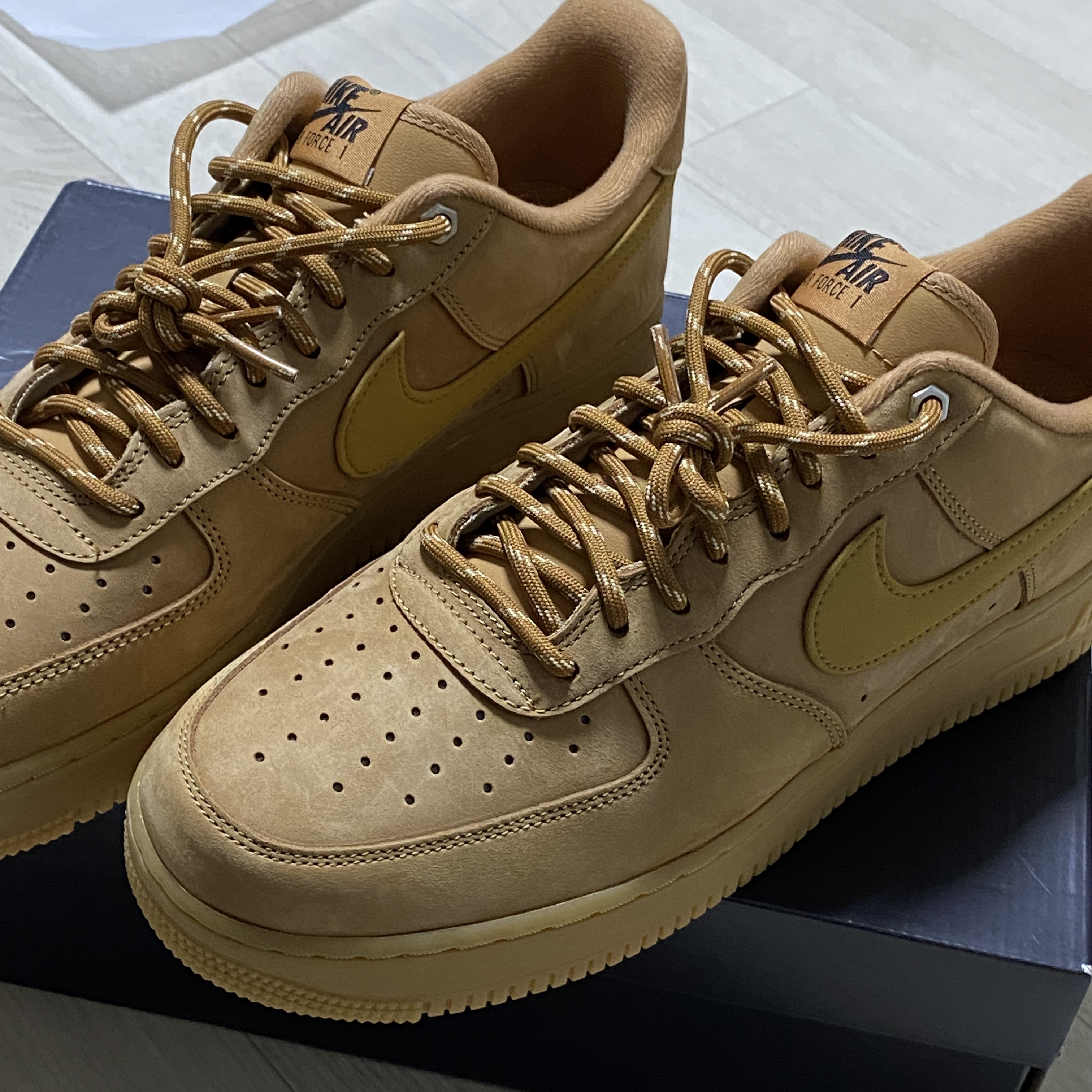 Nike Air Force 1 '07 WB Flax 착용 스타일